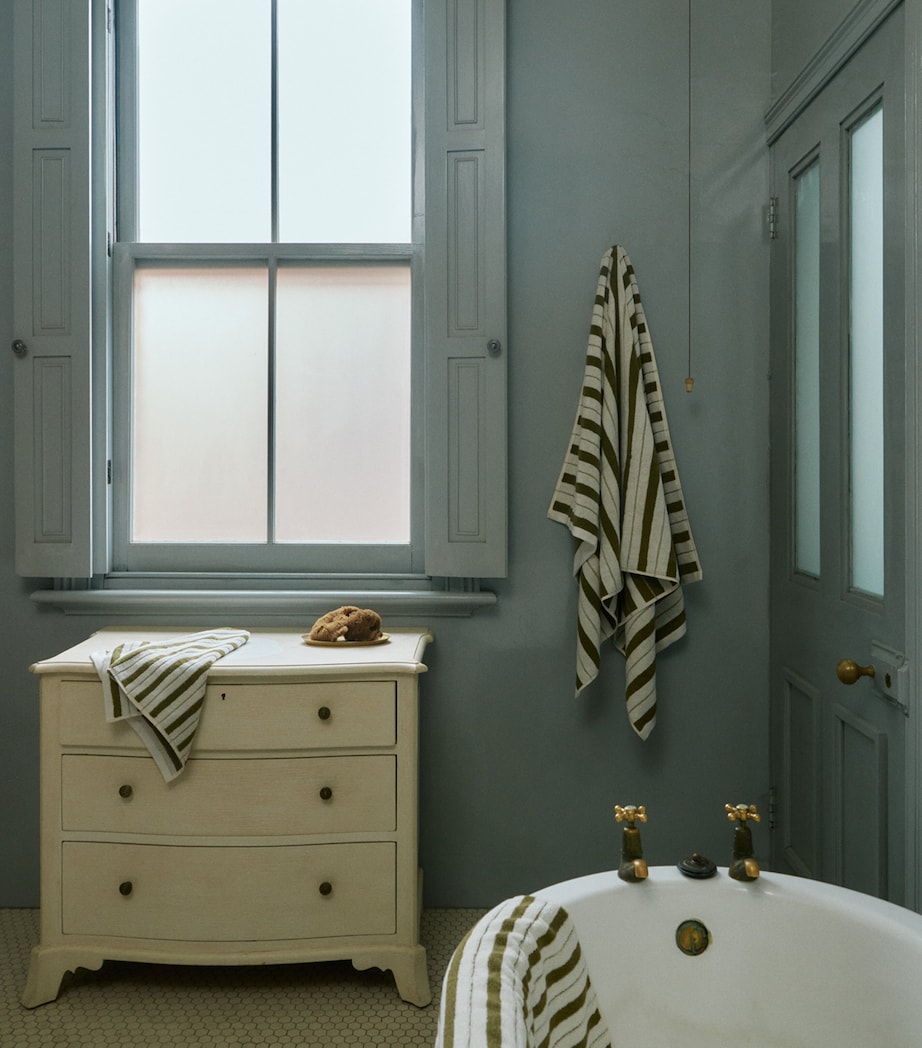 BAINA Organic Cotton Madison Bath Sheet (90cm x 170cm) Caper / Chalk Image 4