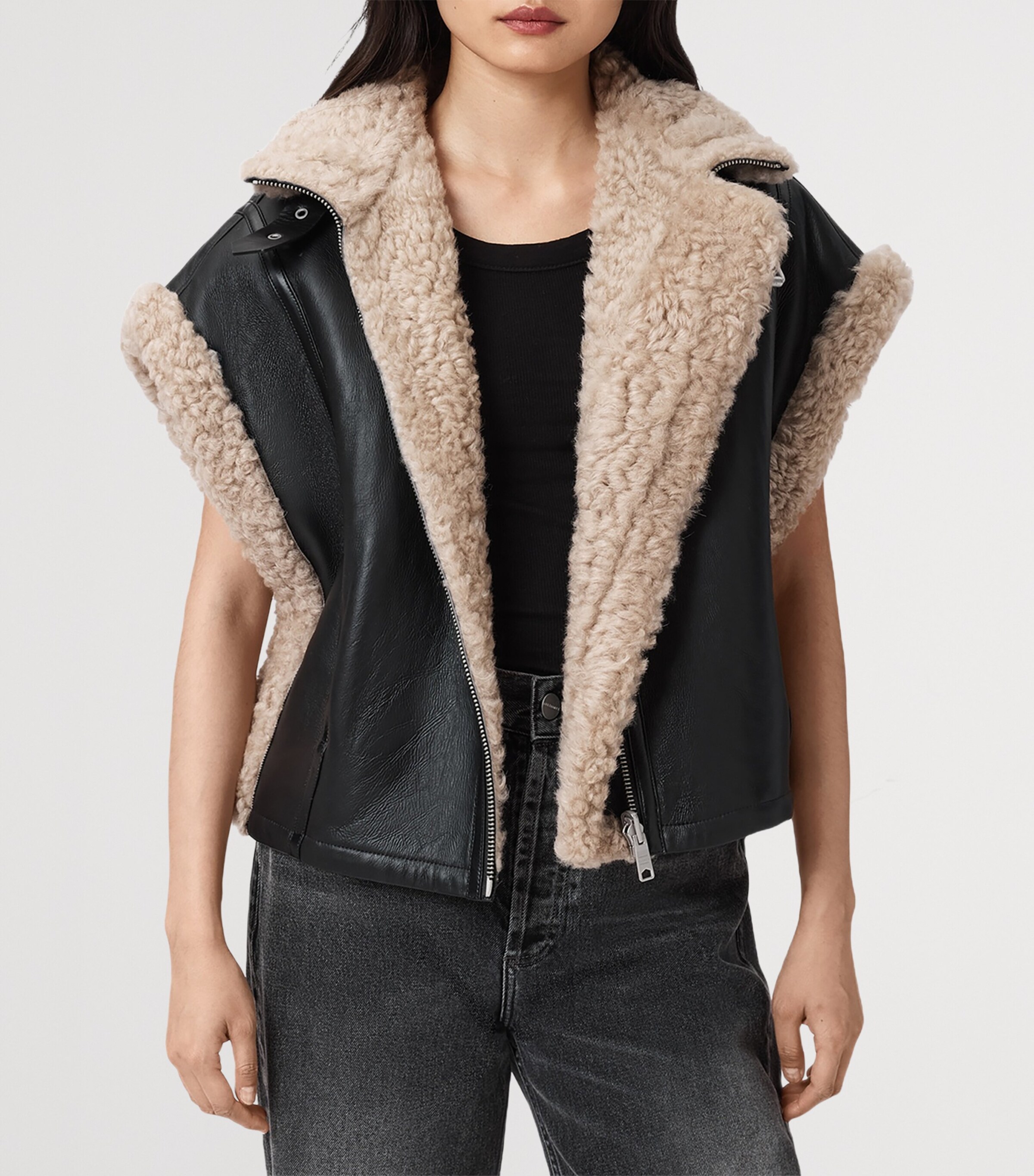 Reversible Shearling Marlin Gilet BLACK/NATURAL Image 4