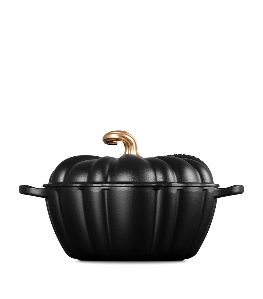 Le Creuset Cast Iron Pumpkin Casserole Dish (24cm) Black Image 3