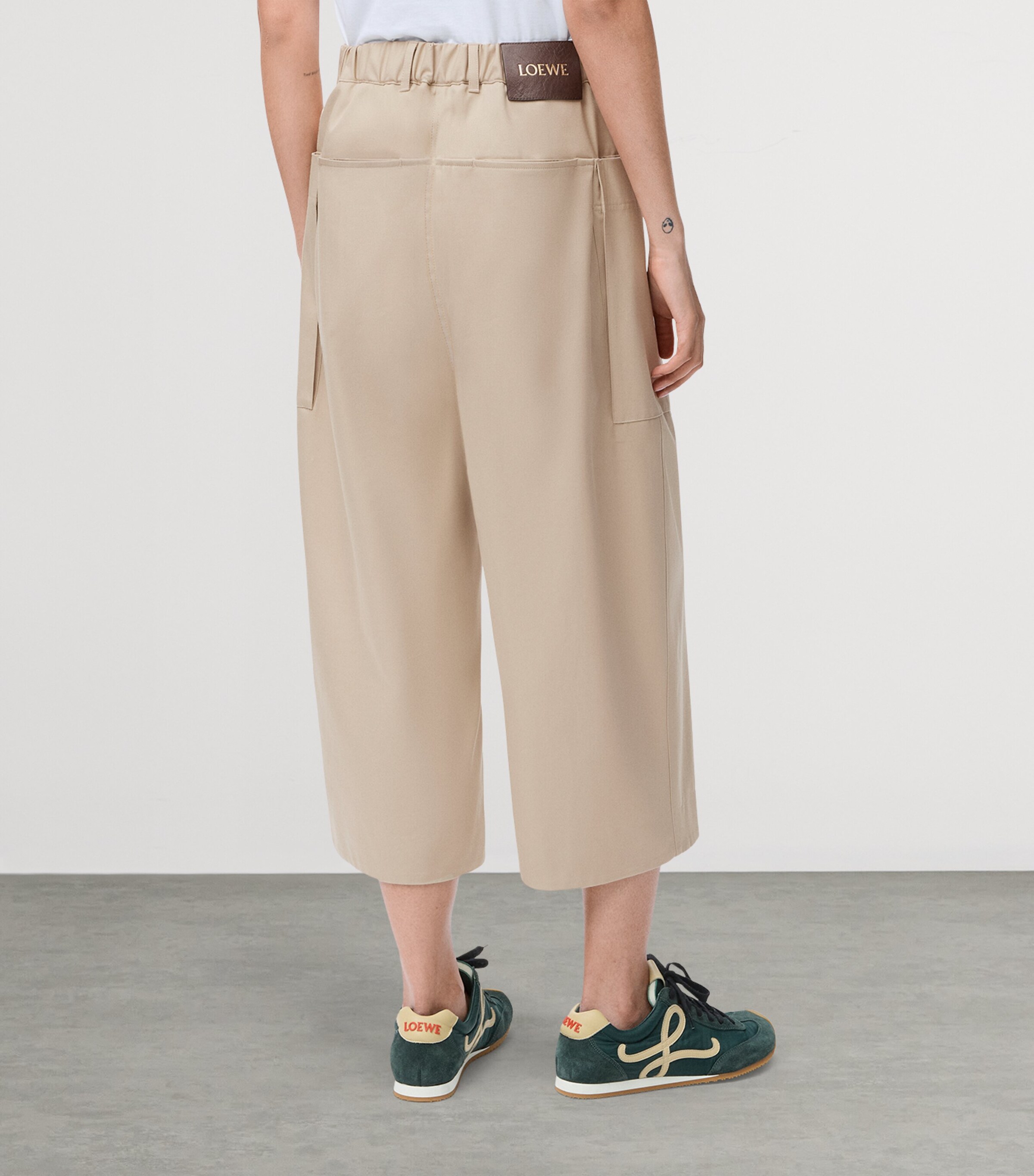 LOEWE Womens Cotton-Silk Cropped Trousers Beige Image 4