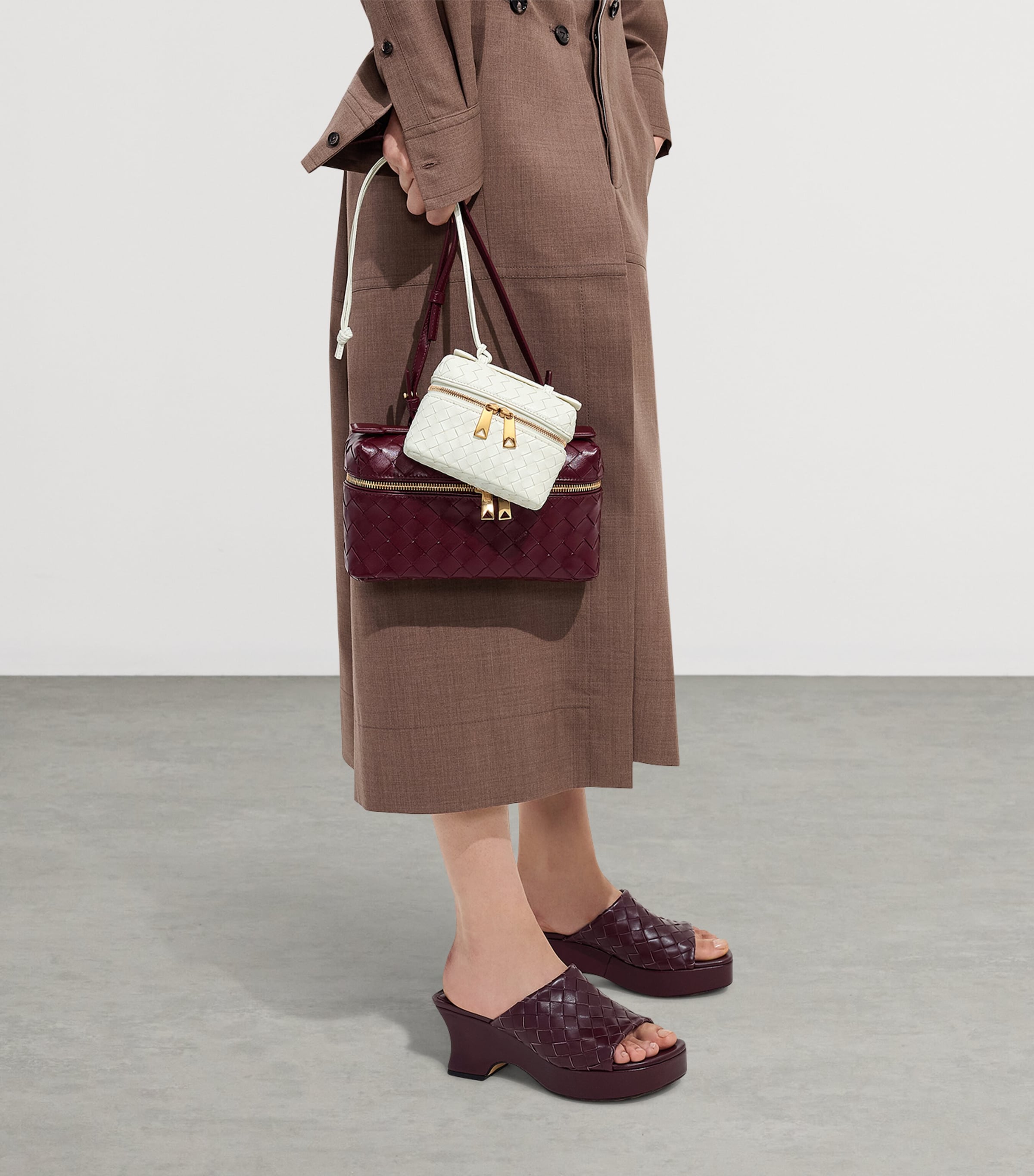 Bottega Veneta Candy Lambskin Intrecciato Bang Bang Pouch Image 2