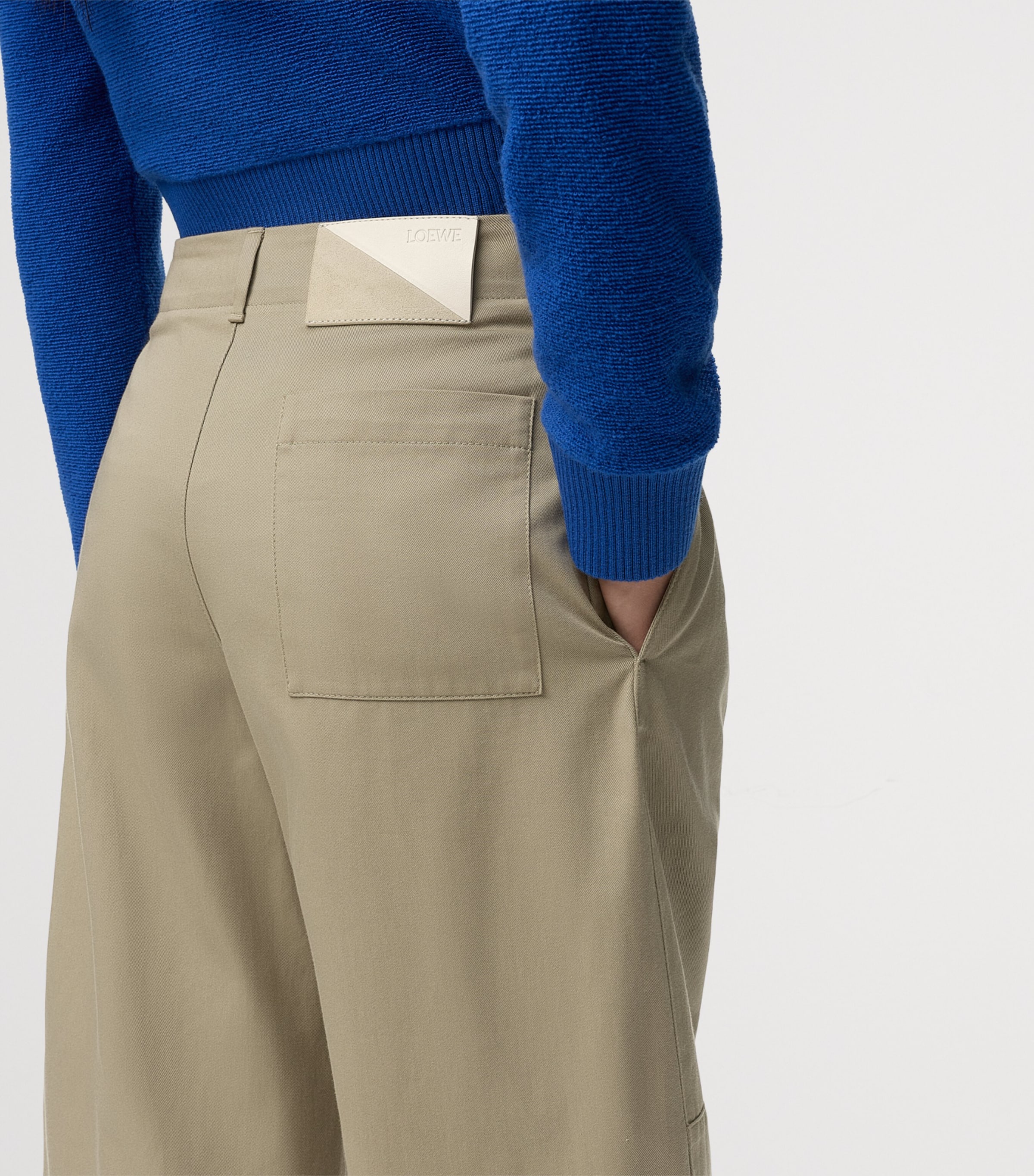 LOEWE Womens Cotton Utility Cropped Trousers Light Sage Image 5
