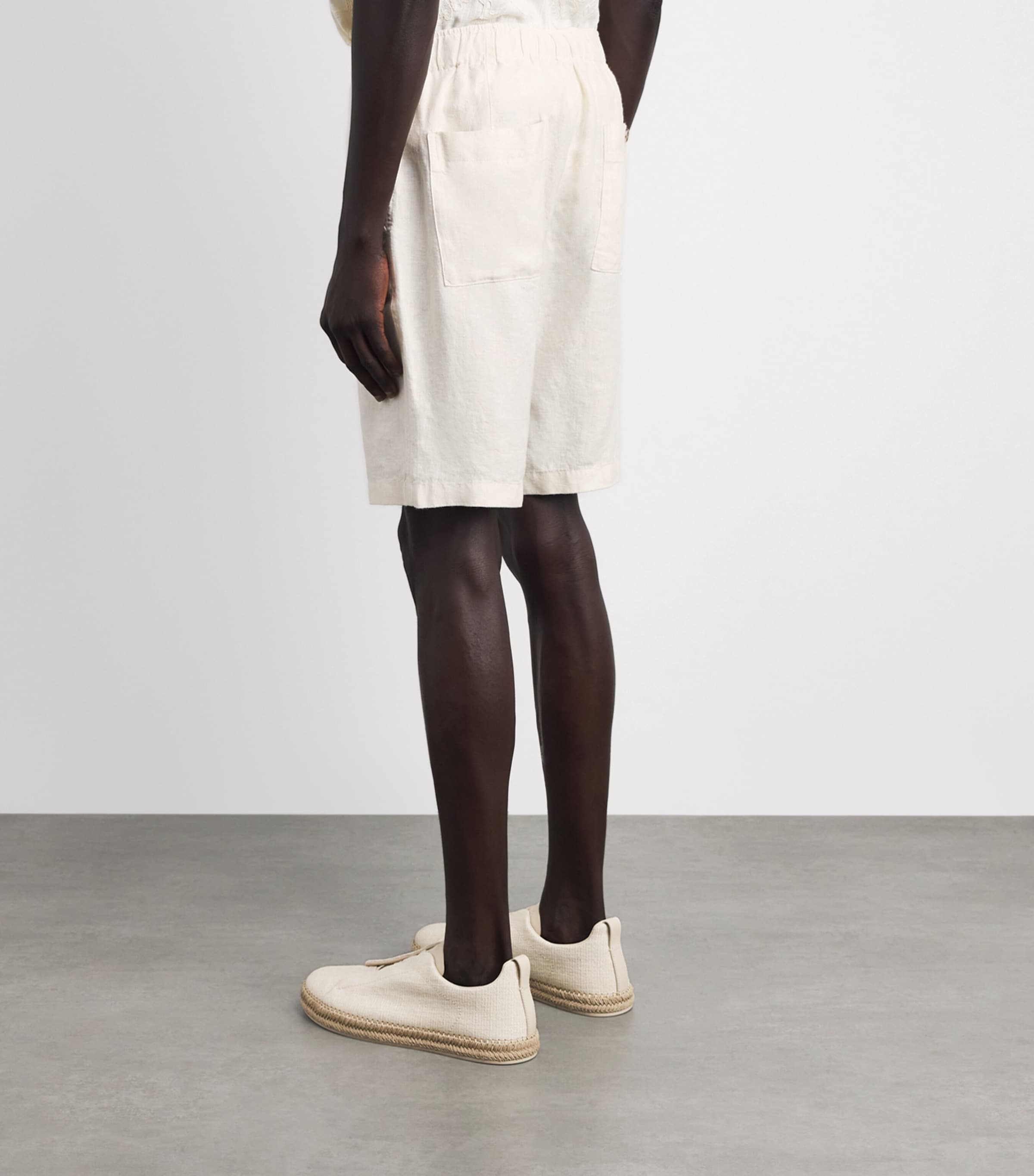 Vince Mens Linen Drawstring Shorts Bone Image 5