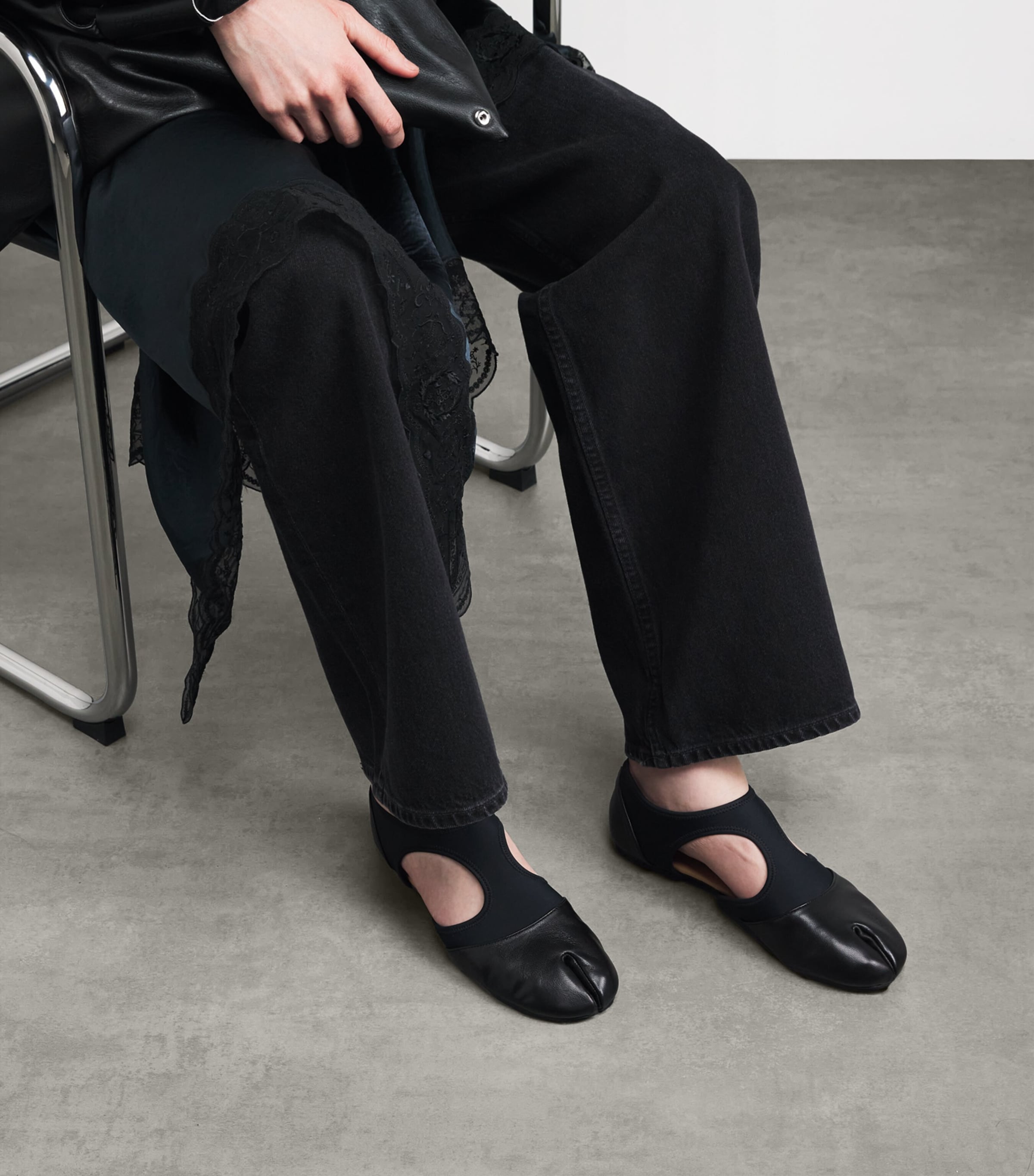 Maison Margiela Leather Tabi Jazz Slippers Black Image 4