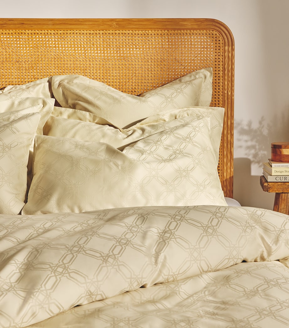 Harrods of London Halsey Oxford Pillowcase Pair (50cm x 75cm) Silver Image 2