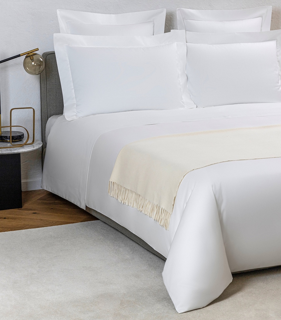 Frette Pure Cashmere Throw (130cm x 185cm) Milk Image 2