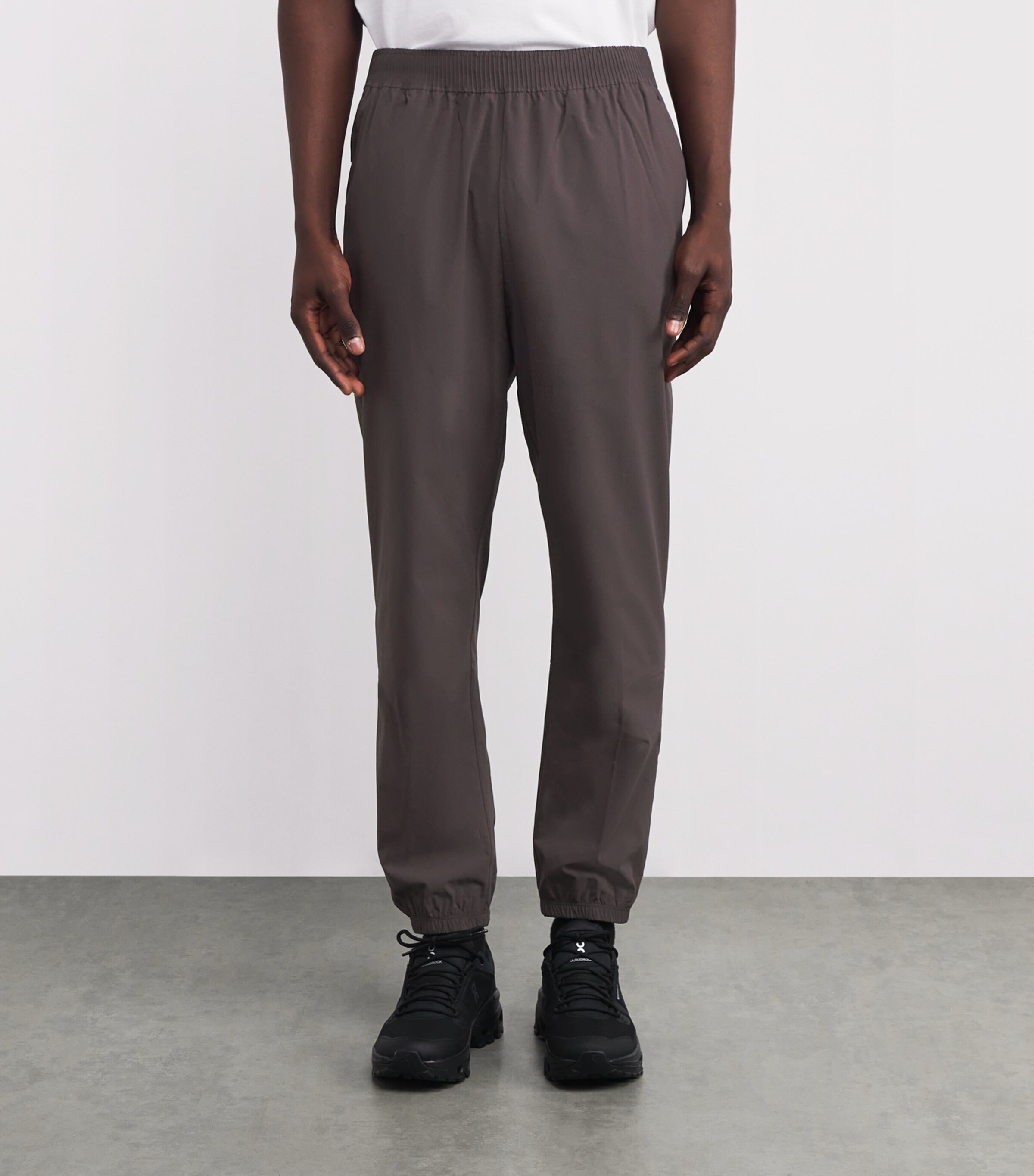 Focus Sweatpants PEBBLE Image 3