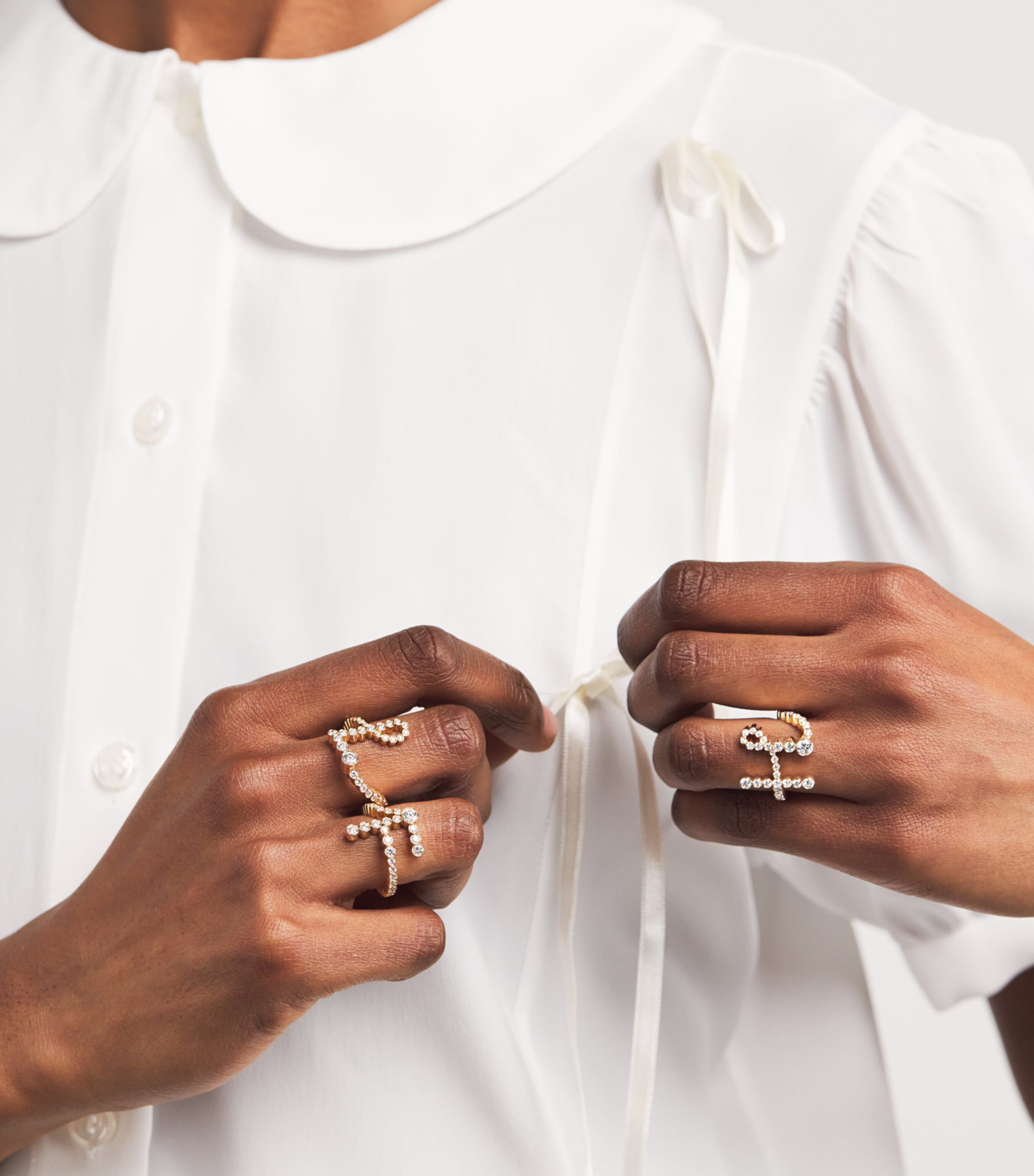 Yellow Gold and Diamond Ensemble ‘L’ Ring YELLOW GOLD Image 5