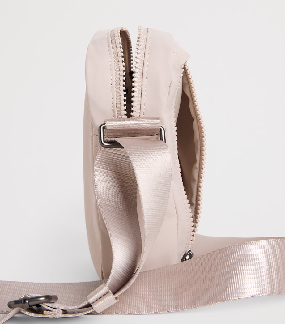 VUORI All Around Cross-Body Bag Ecru Image 5