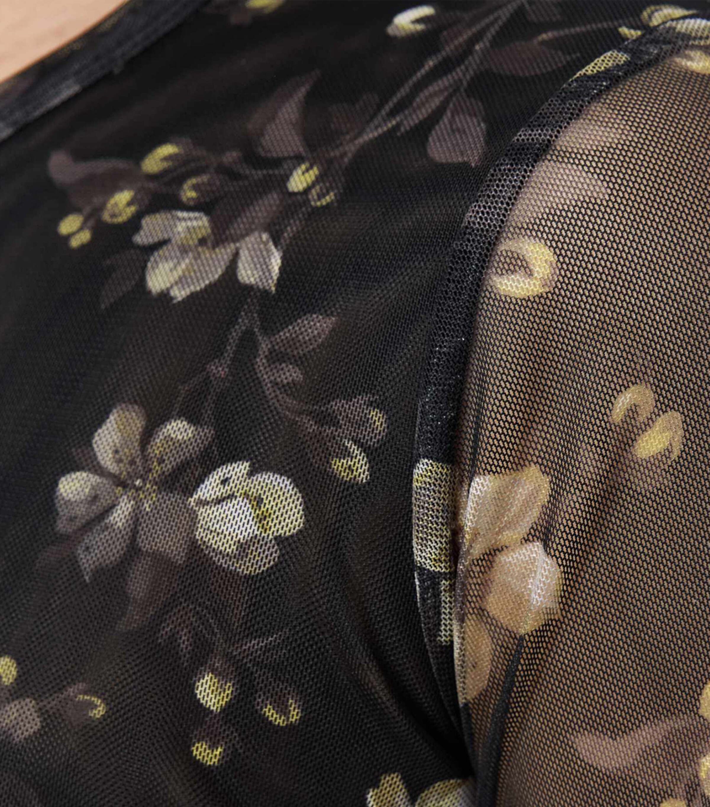 Long-Sleeve Floral Ellie T-Shirt VINE BLACK Image 9