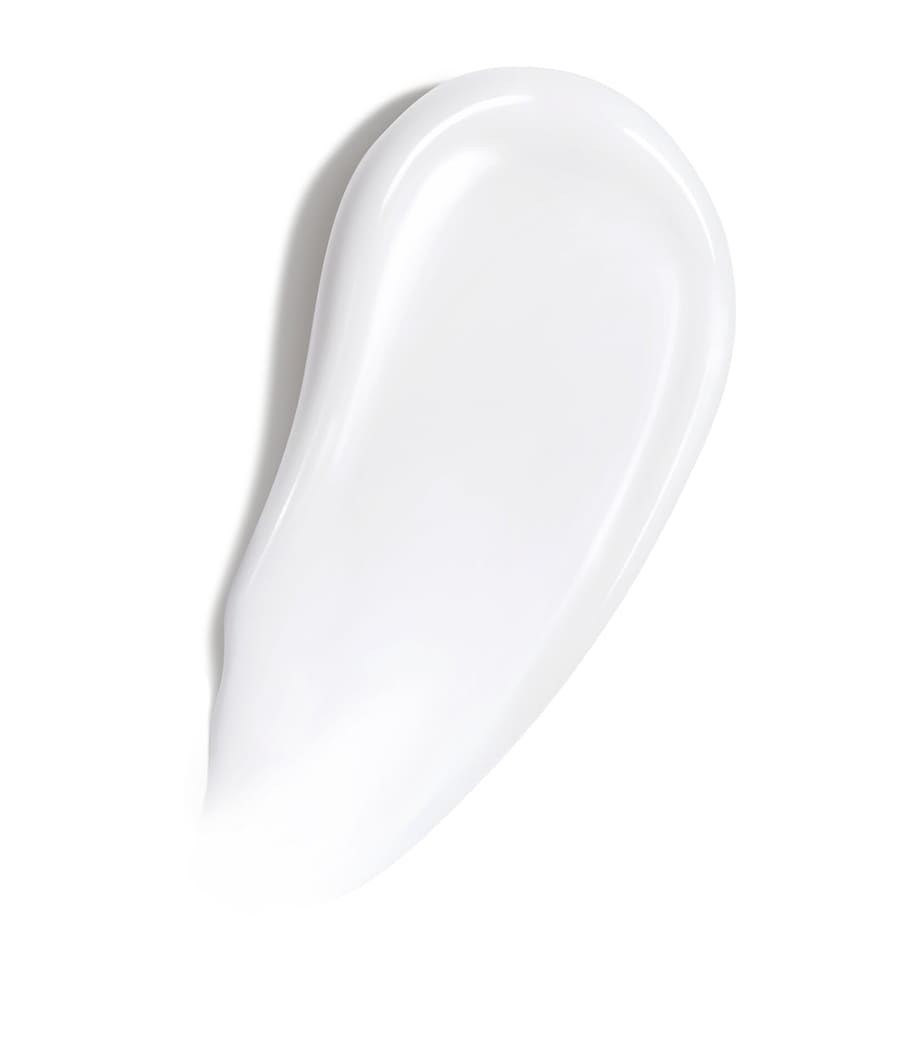 DIOR Hydrating Invisible UV Fluid SPF 50+ PA++++ (30ml) Image 2