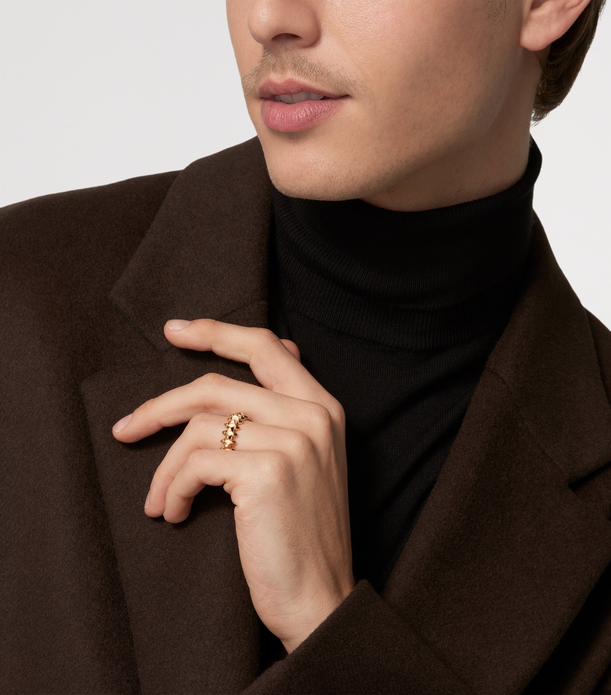 Medium Yellow Gold Clash de Cartier Ring YELLOW GOLD Image 8