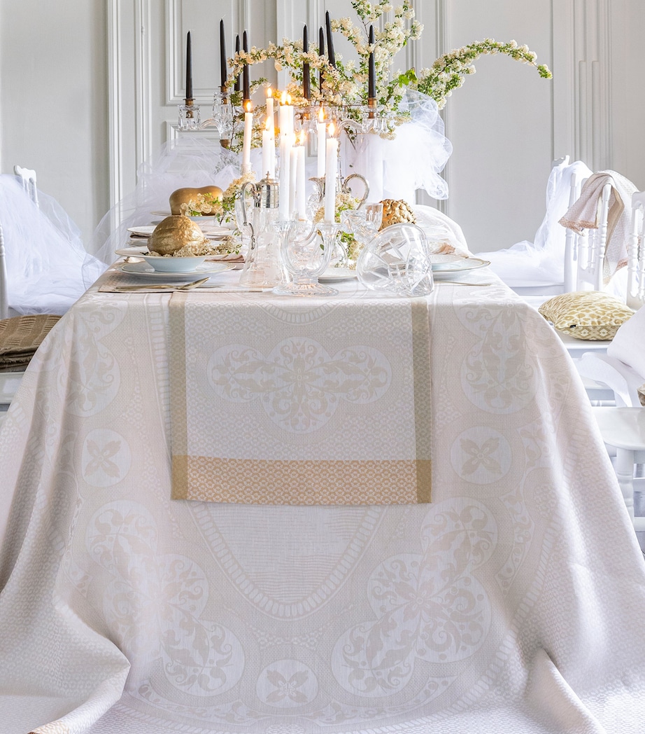 Linen Évasion Céleste Tablecloth (175cm x 250cm) BEIGE Image 2