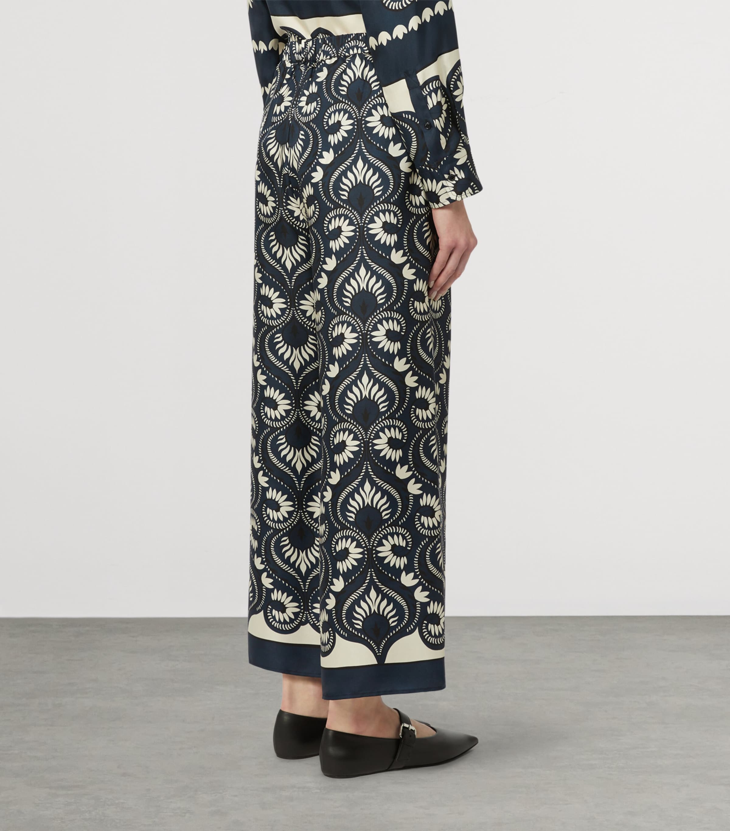 Weekend Max Mara Womens Silk Ankle-Length Trosuers Navy Image 4