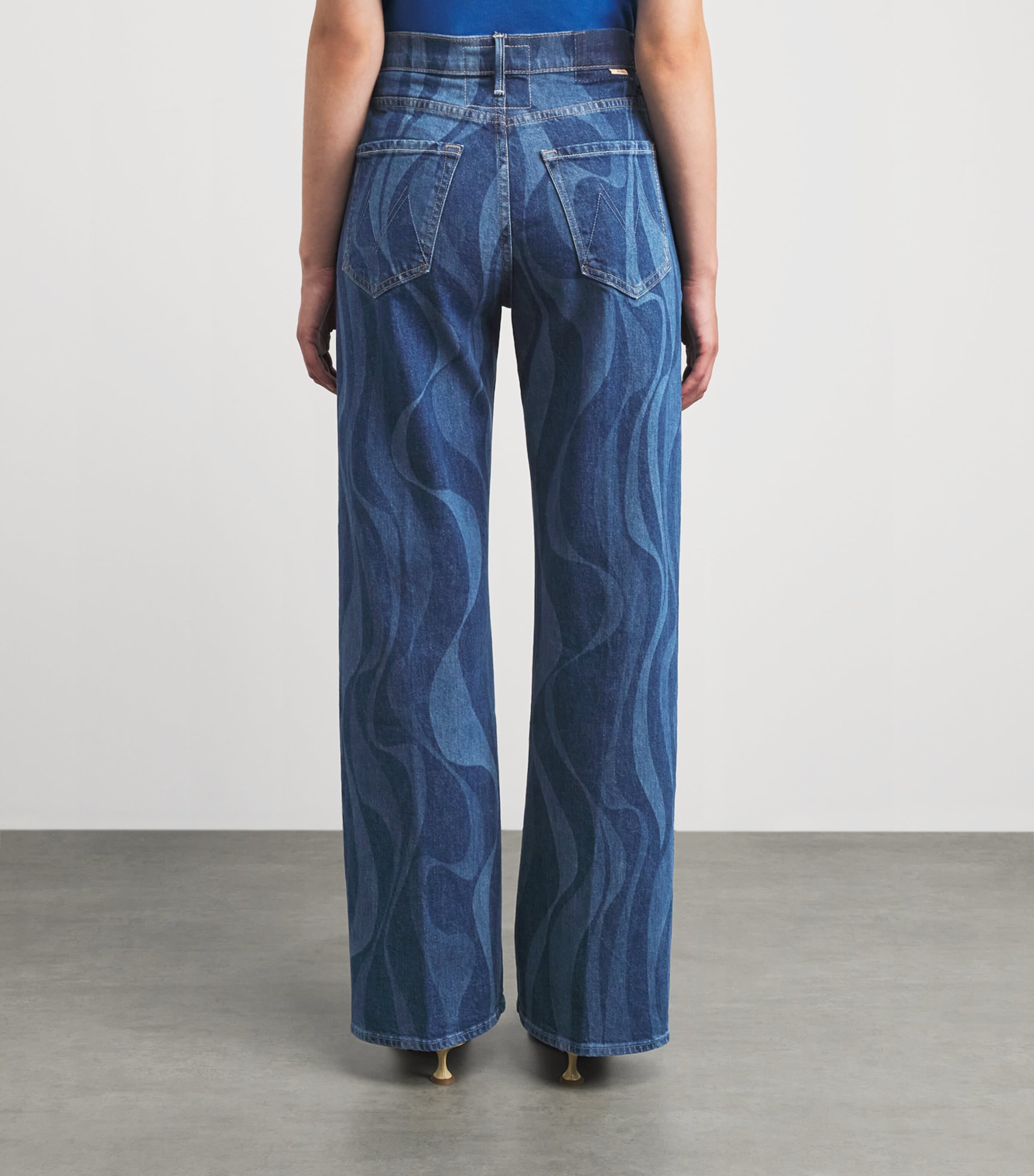 MOTHER Womens The Lasso Sneak Barrel-Leg Jeans Twist Of Fate Image 5