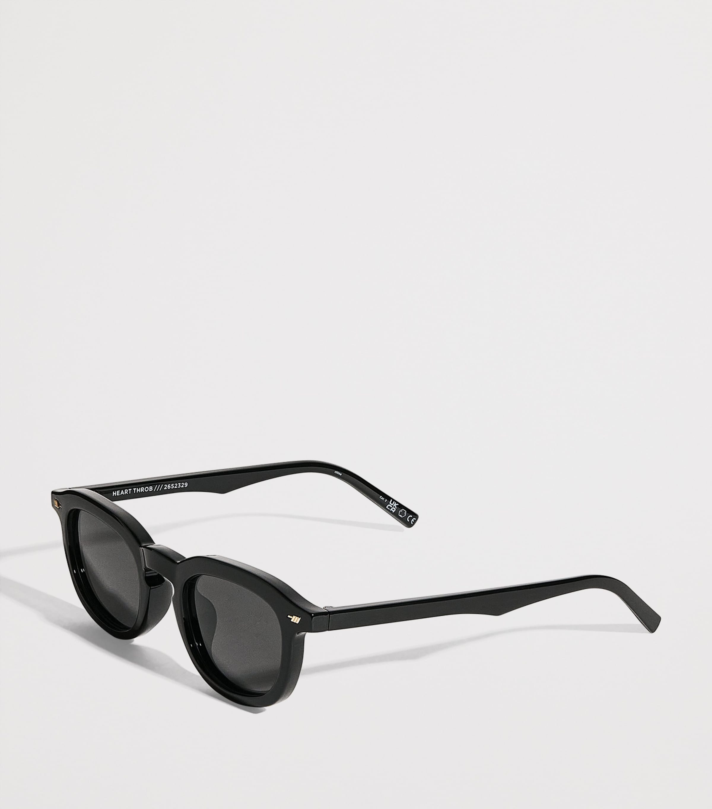 Round Heart Throb Sunglasses BLACK Image 2