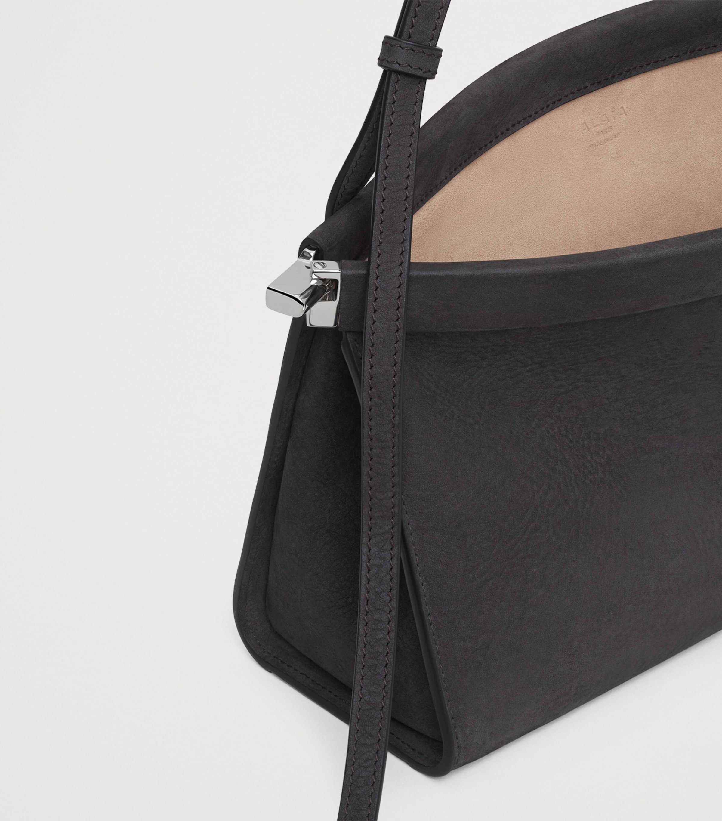 Medium Leather Le Click East West Shoulder Bag ANTHRACITE Image 4