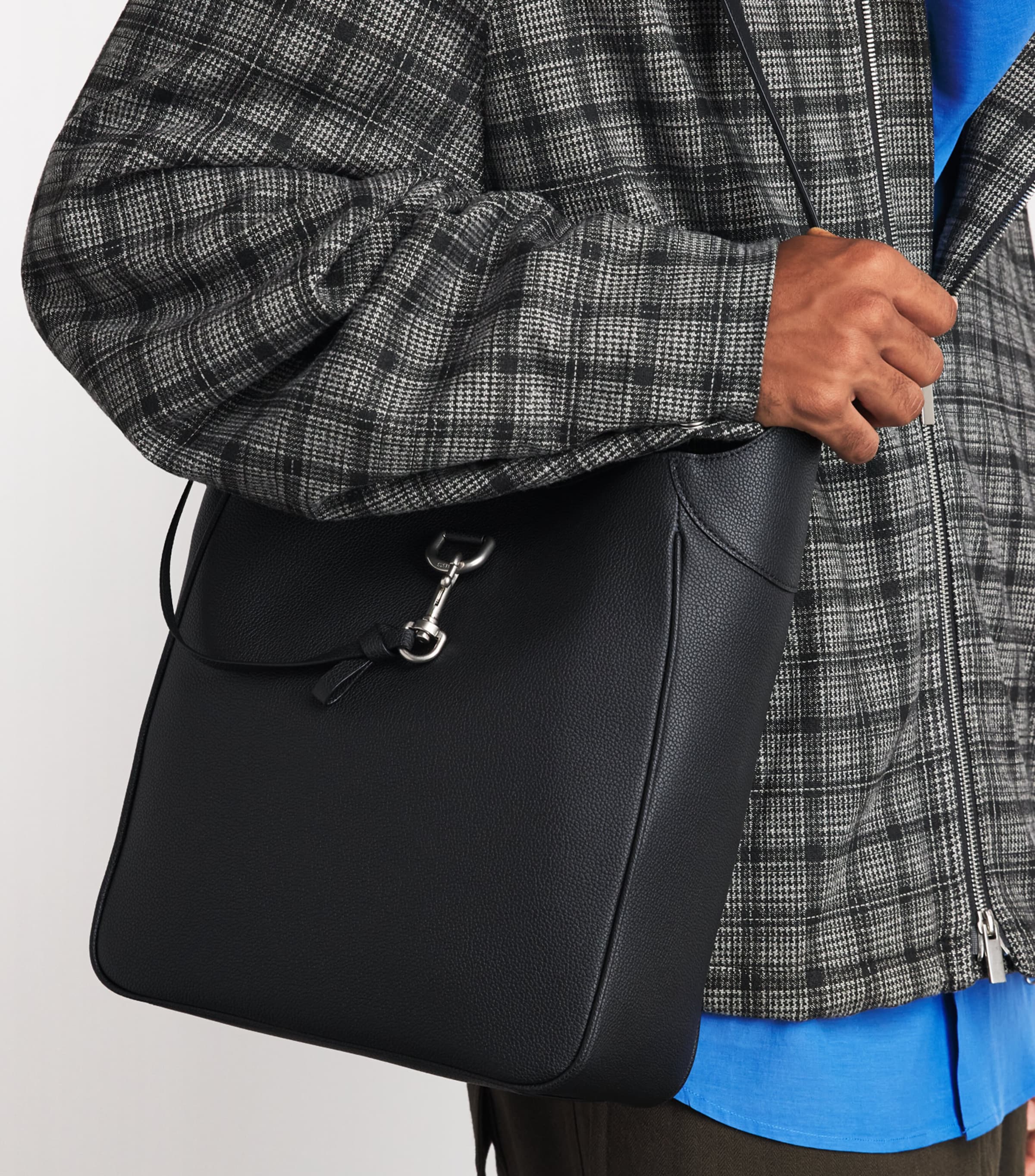 System Leather Anchor Shoulder Bag Black Image 2