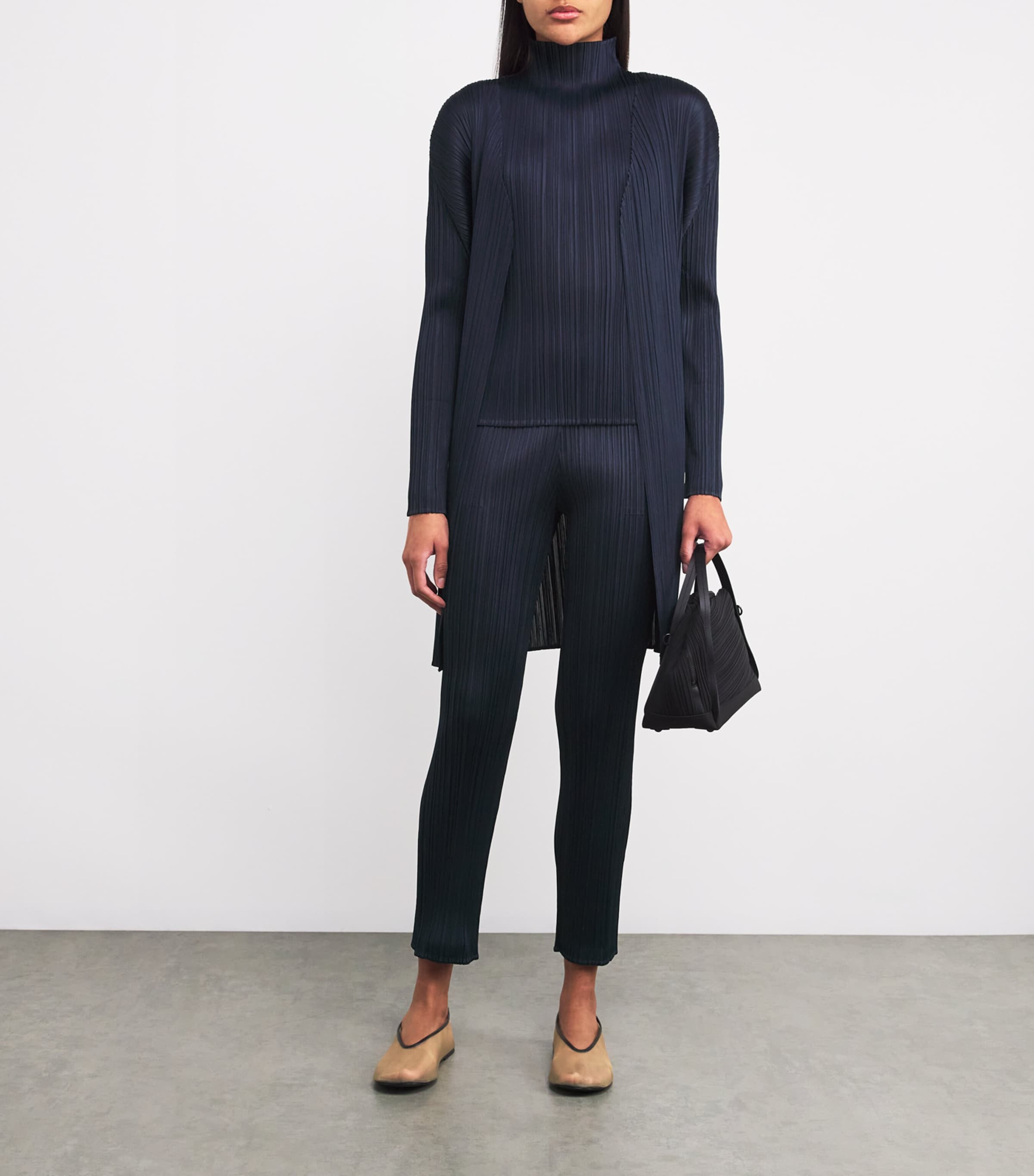 パンツ ISSEY MIYAKE NEW COLORFUL BASICS 4 TROUSERS (PP56JF407 23) NEW COLORFUL BASICS 4 – ISSEY MIYAKE ONLINE STORE