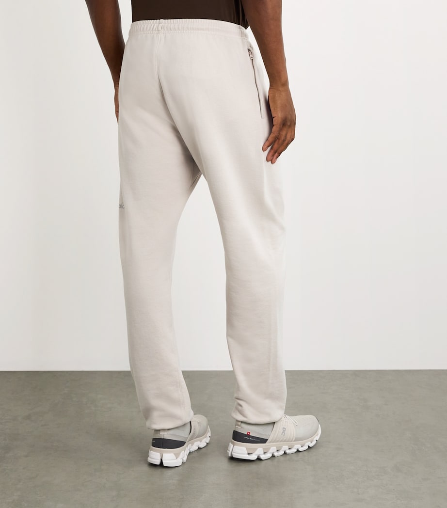 Alo Yoga Mens Cotton-Blend Chill Sweatpants Bone Image 4