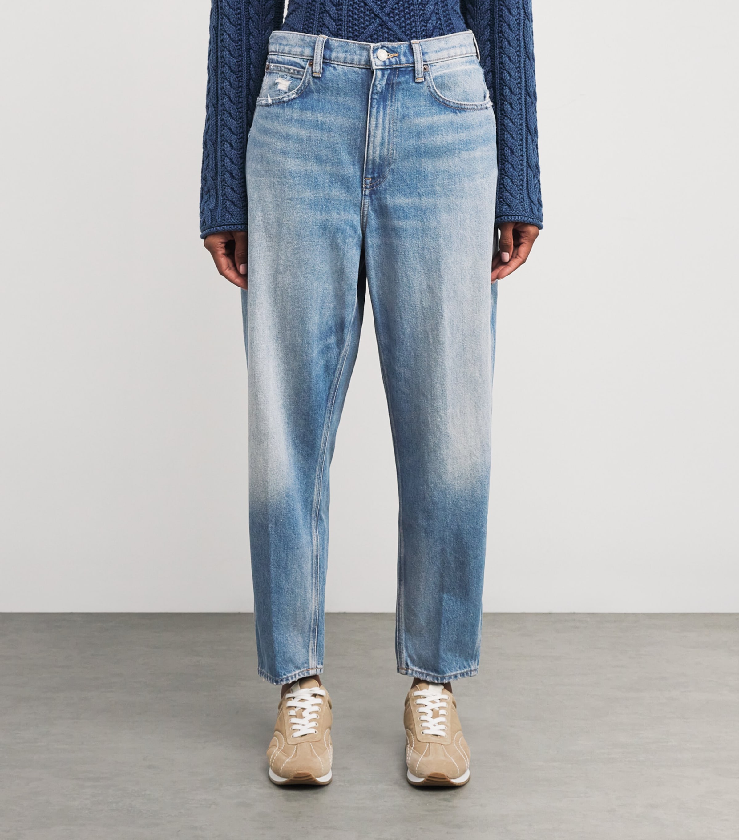 Curved Tapered Jeans BLUE Image 3