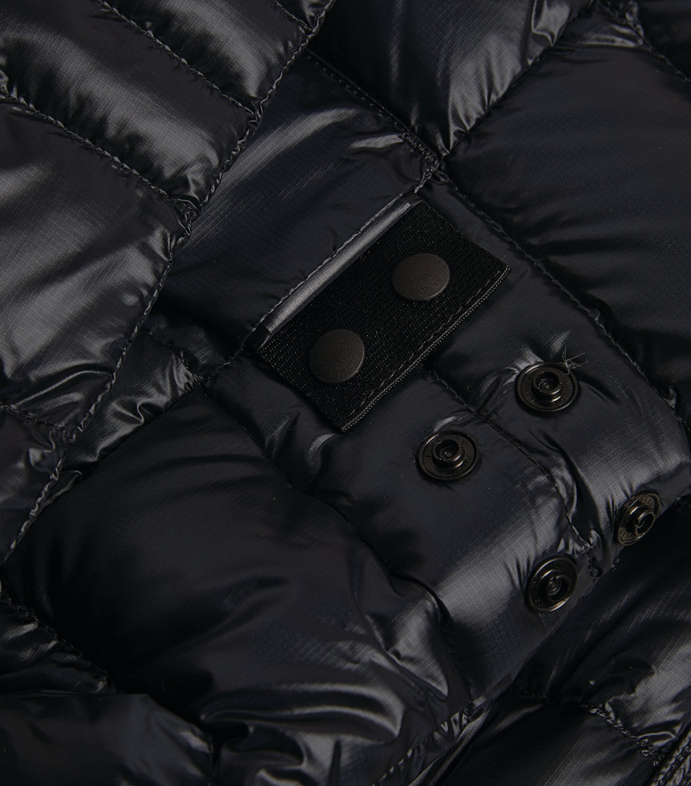 Canada Goose Womens Down-Filled Hooded Cypress Jacket Black Image 7