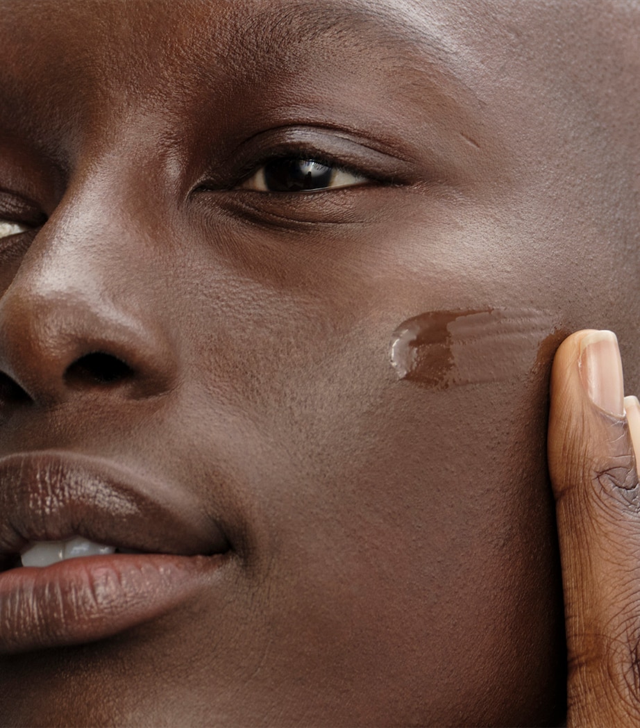 Prada Beauty Reveal Skin Optimizing Foundation Refill Image 3