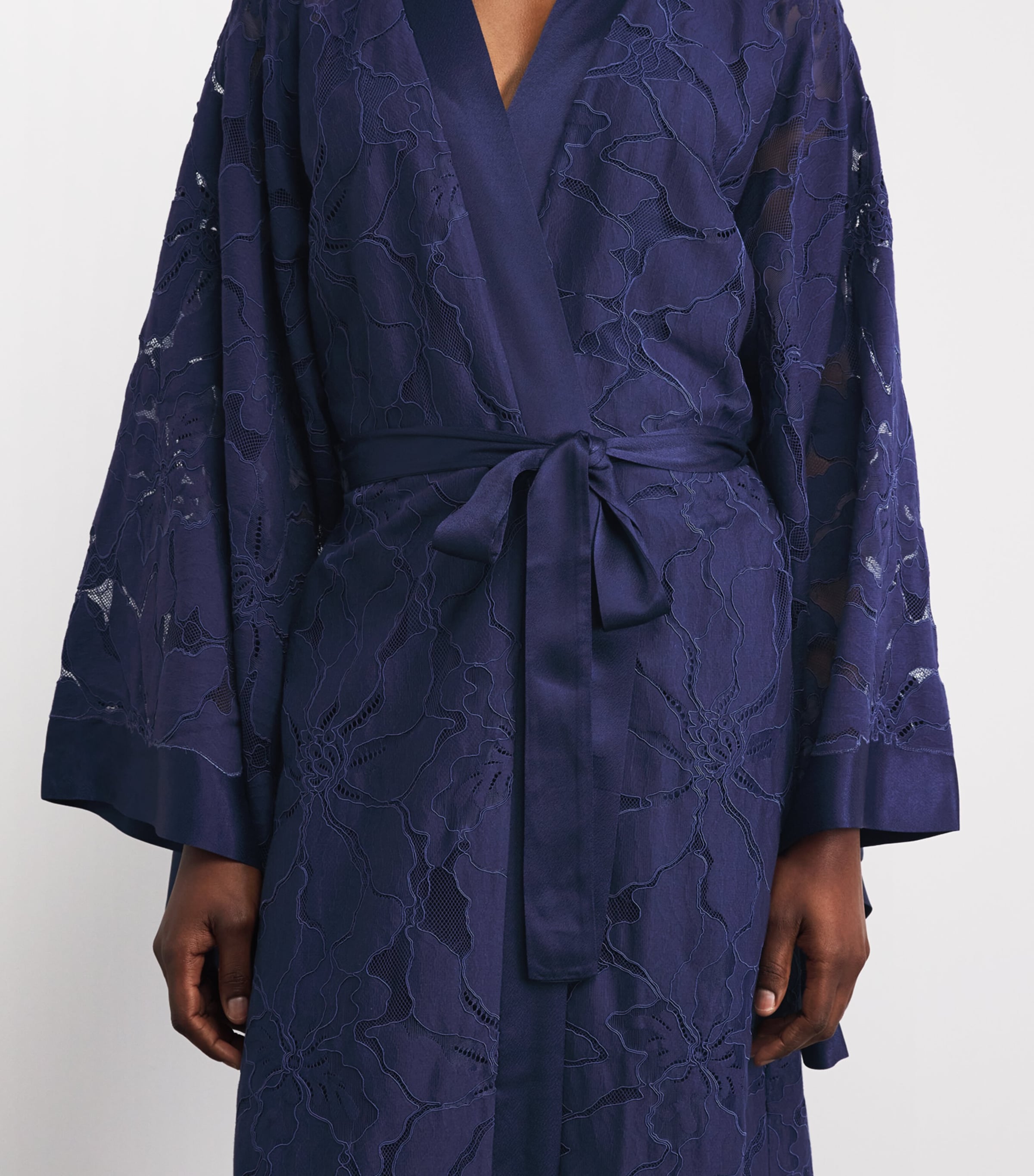 Bocan Womens Satin Lace-Trim Clematis Robe Navy Blue Image 3