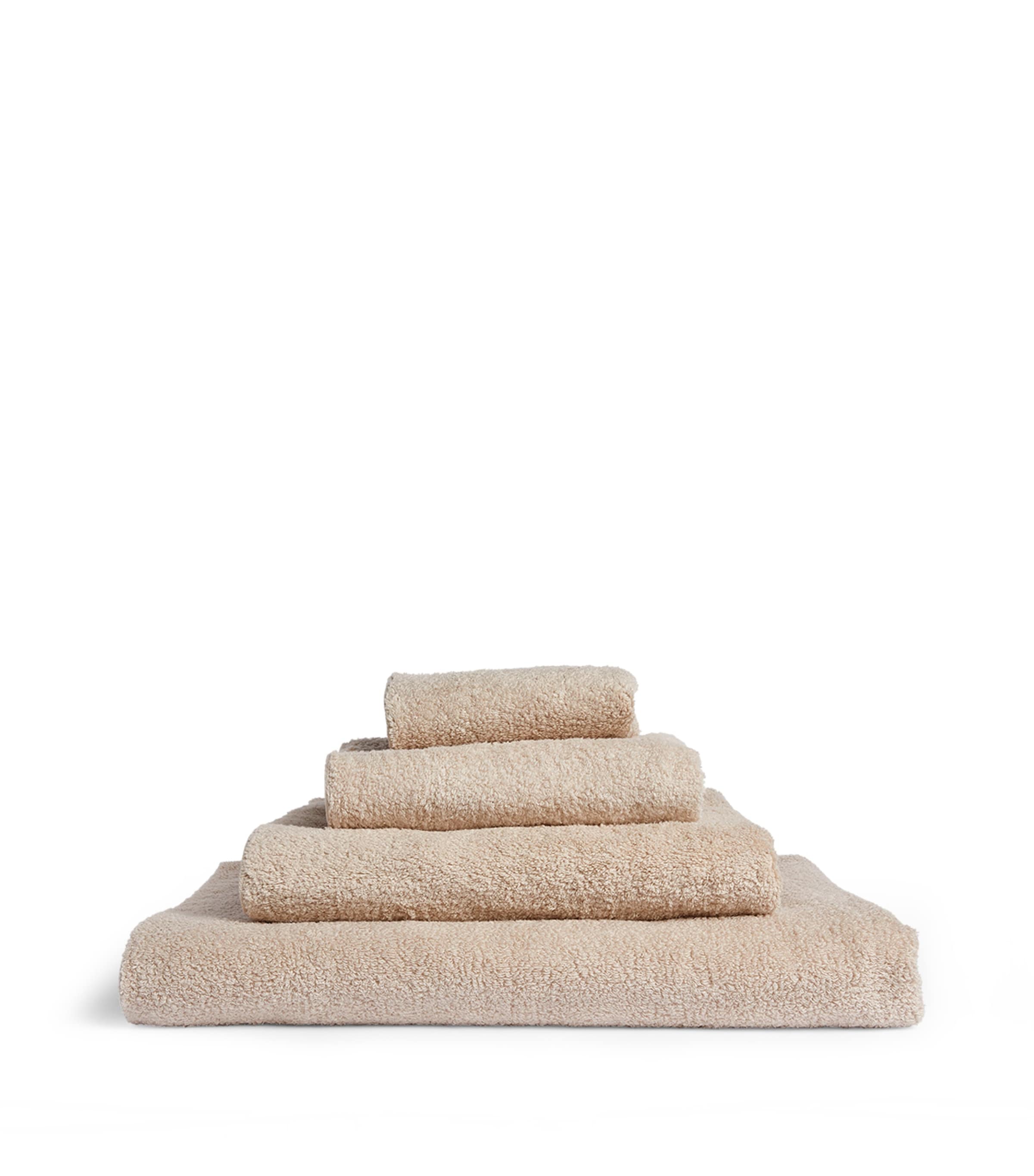 Shop Uchino Zero Twist Hand Towel In Beige