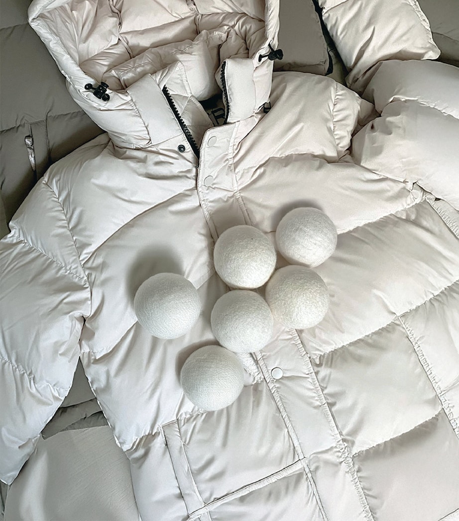 Wool XL Dryer Balls with Delicates Bag (Set of 6) IVORY Image 2