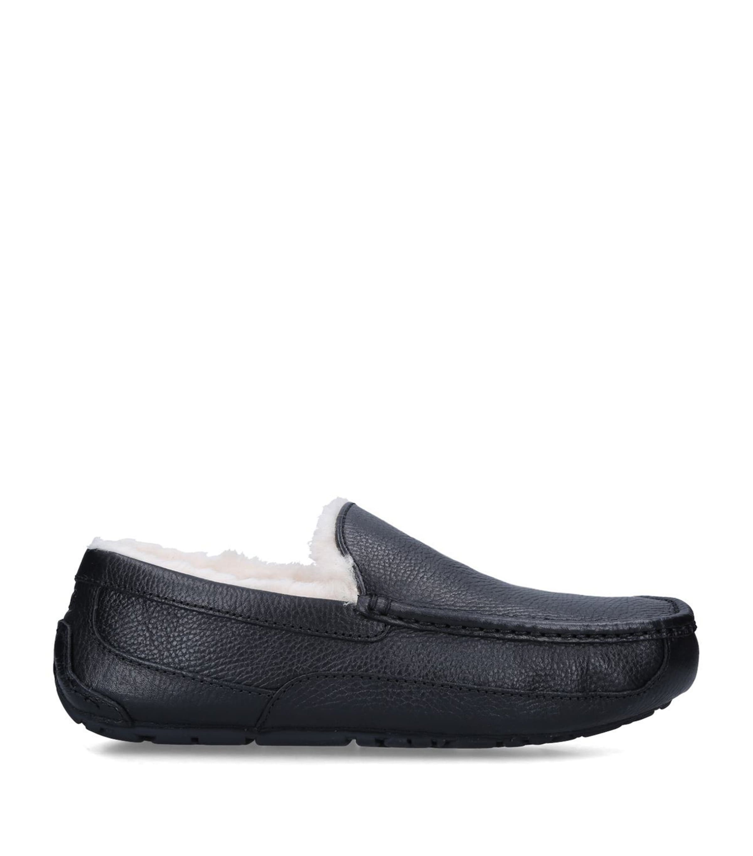 UGG Ascot Slippers Black Image 3