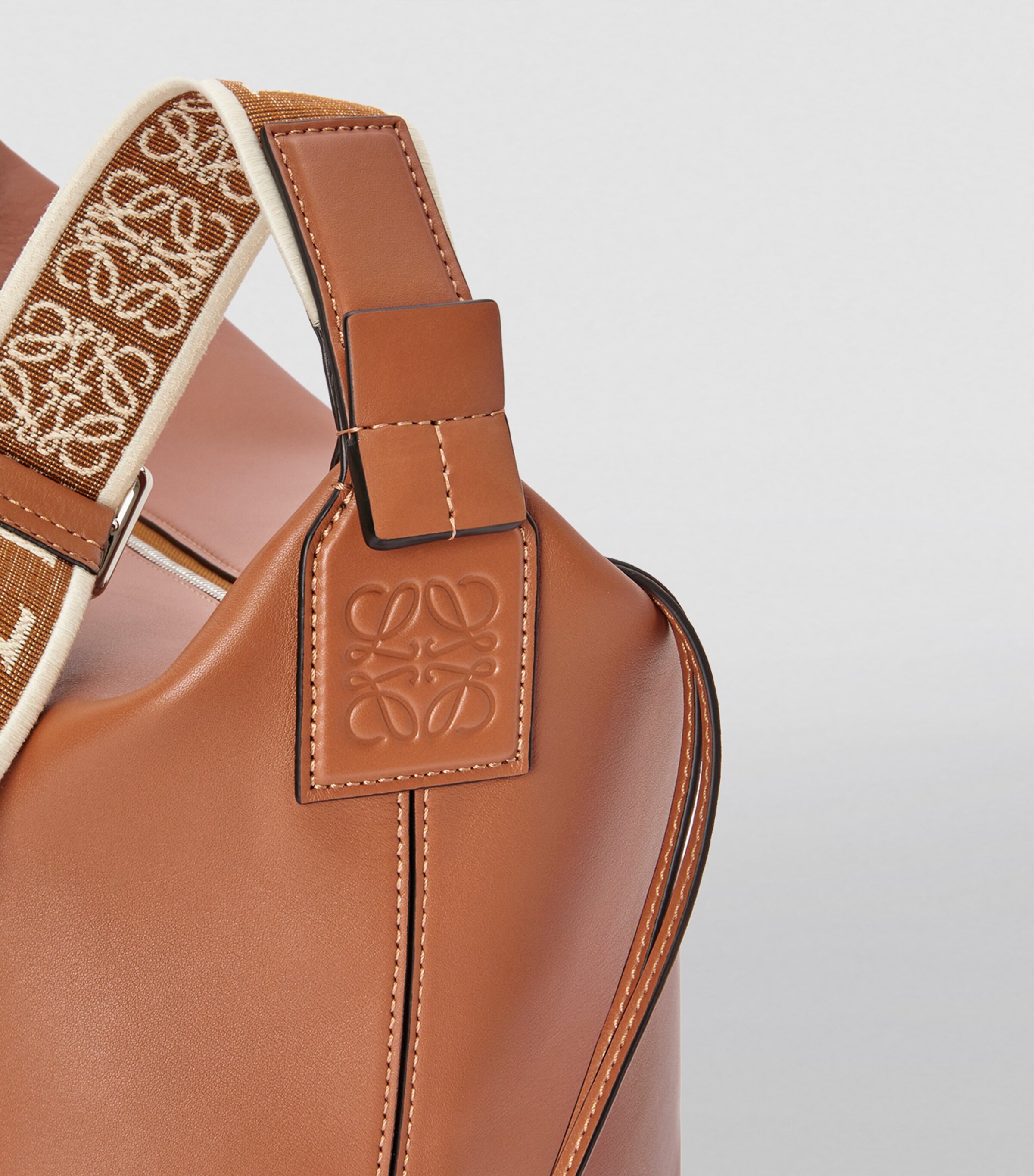 Leather Cubi Shoulder Bag TAN Image 4