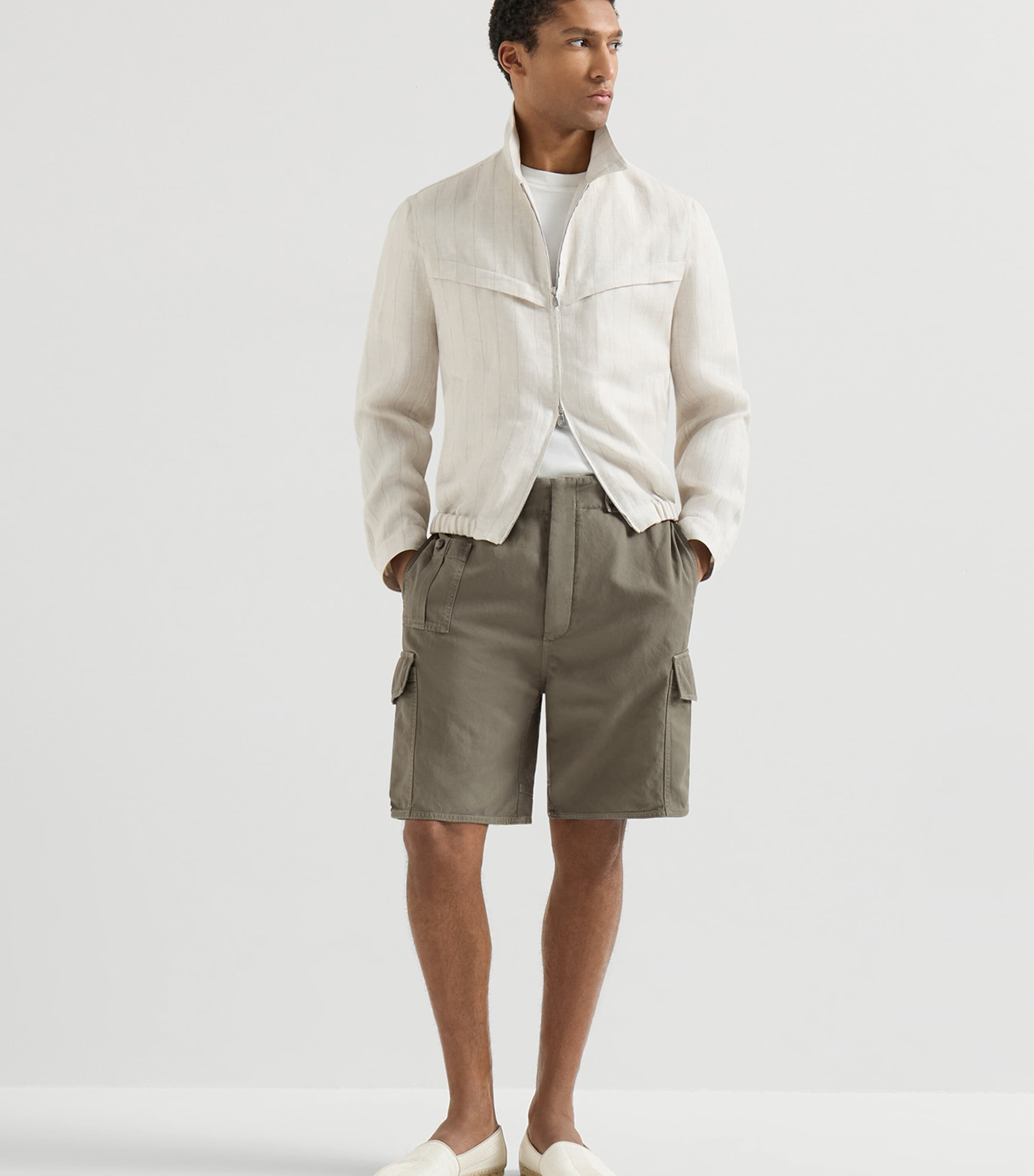 Brunello Cucinelli Mens Cotton-Linen Bermuda Shorts Image 2
