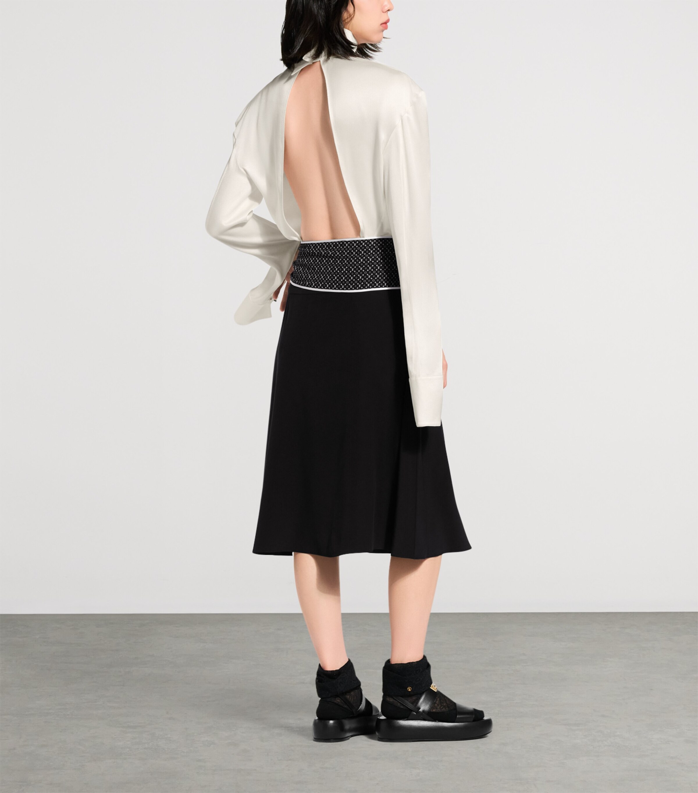 LOUIS VUITTON Womens Silk Monogram-Scarf Midi Skirt Black Image 4