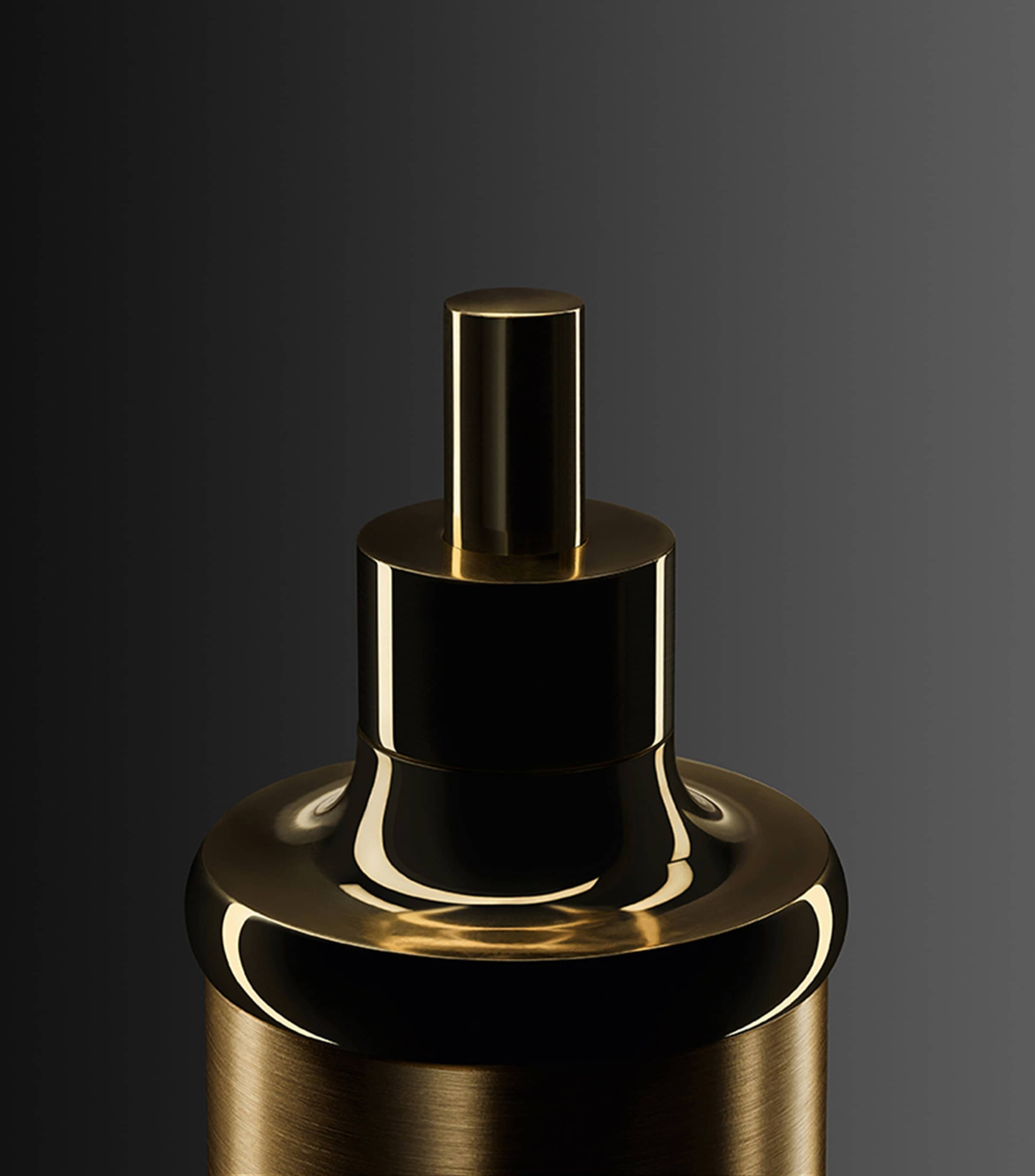 Pure Gold Radiance Concentrate Serum (30ml) NO COLOUR Image 4