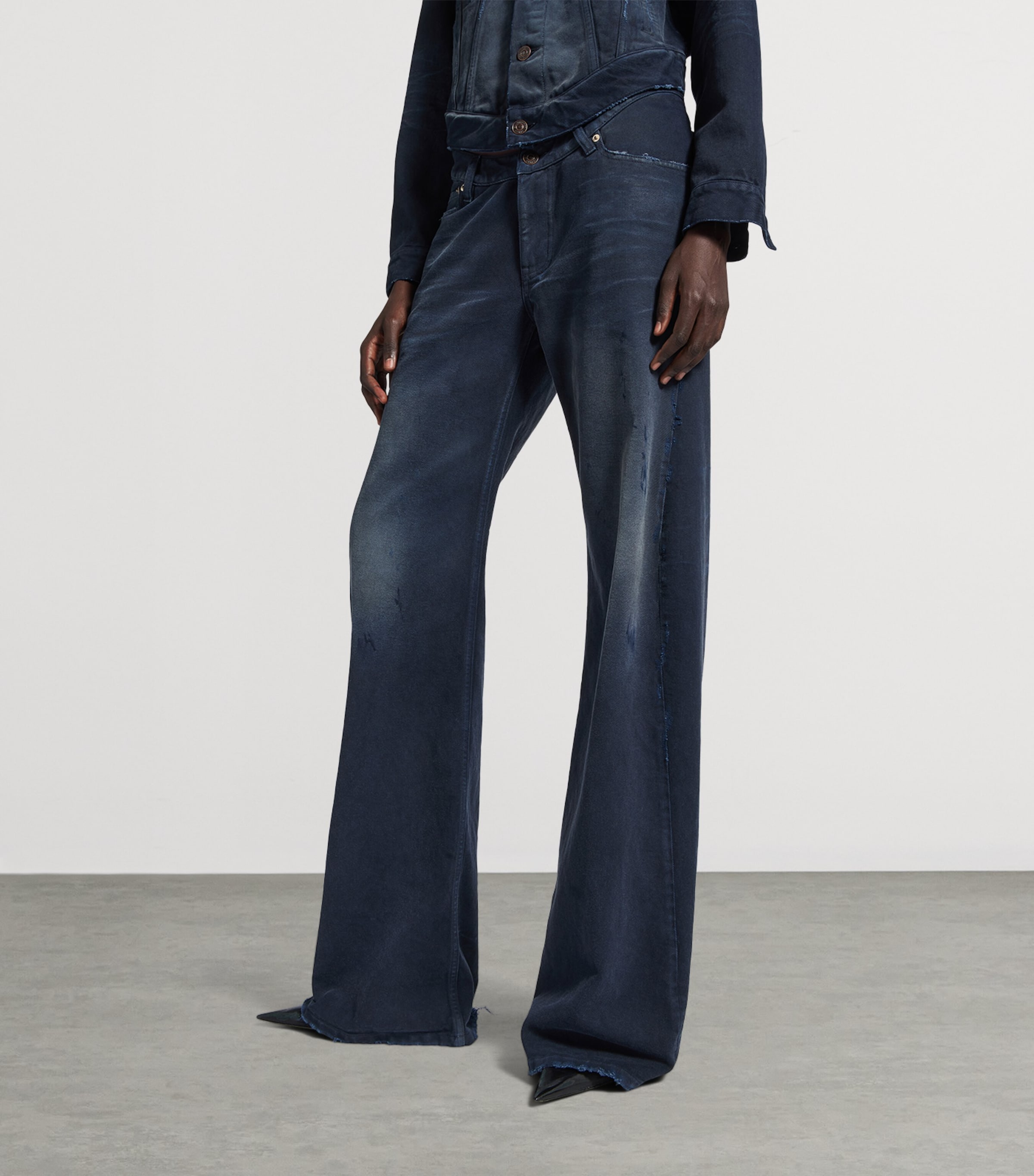 Distressed Curved Waist Jeans 8074 Image 5