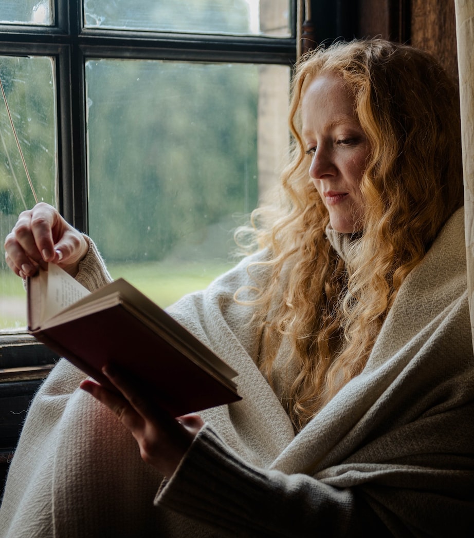 Alpaca-Blend Woodland Inkcap Throw (153cm x 230cm) WHITE Image 5