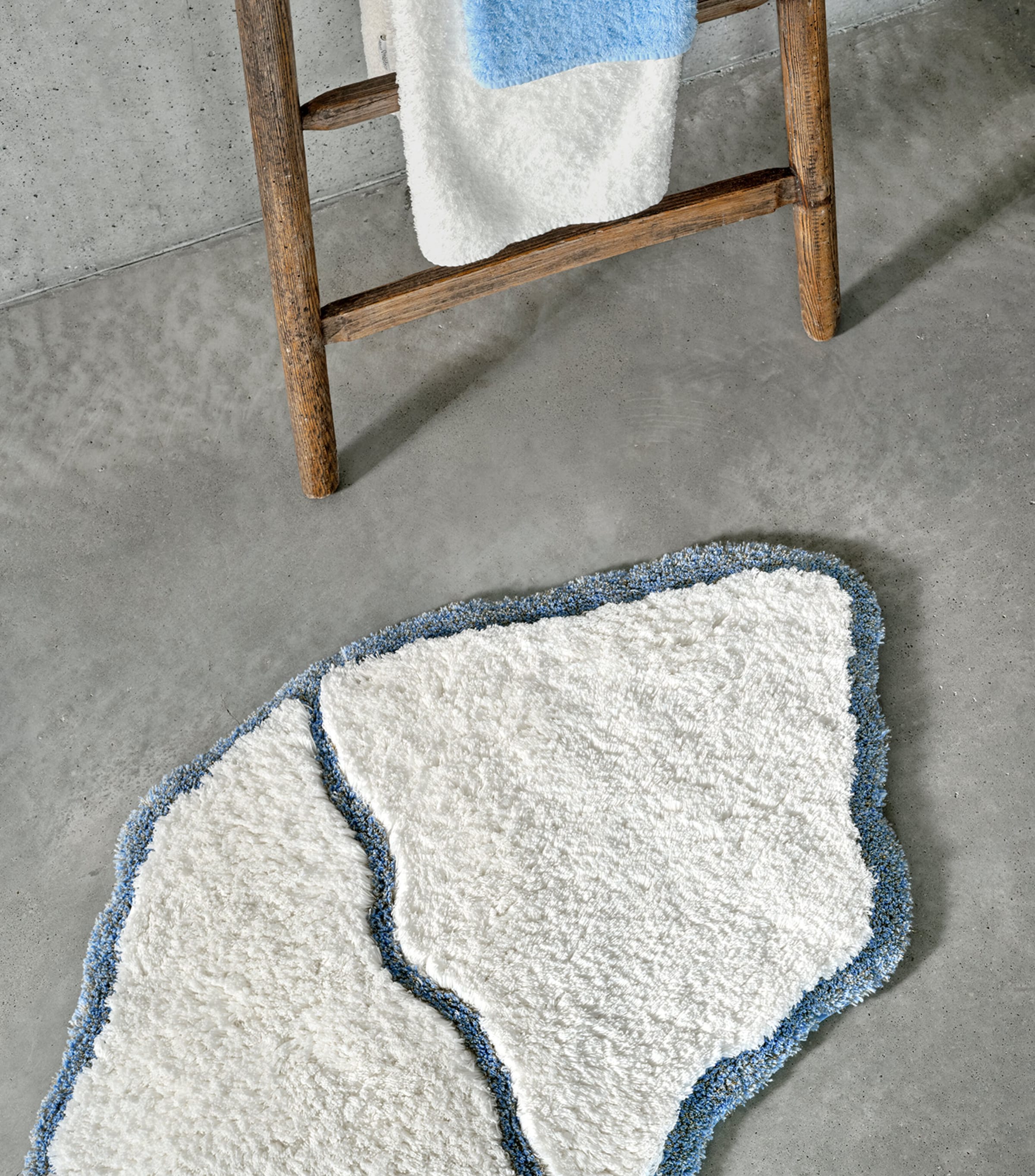 Abyss & Habidecor Jess Bath Rug (70cm x 135cm) Powder Blue Image 5