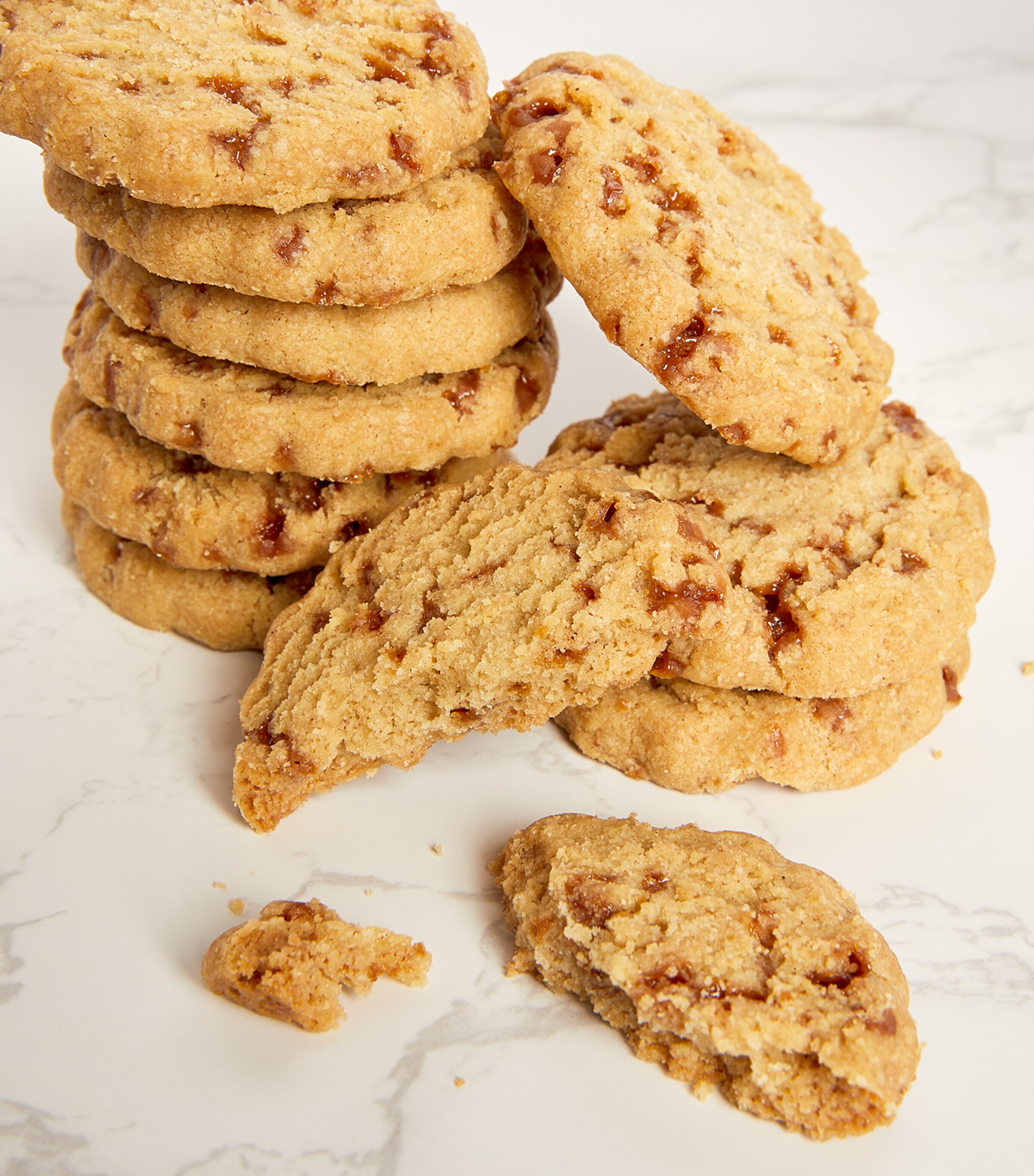 Spiced Salted Caramel Shortbread (200g) NO COLOUR Image 5