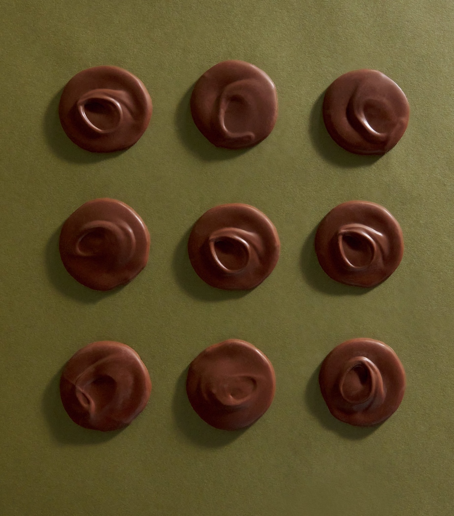 Milk Chocolate Salted Caramel Thins (144g) NO COLOUR Image 3