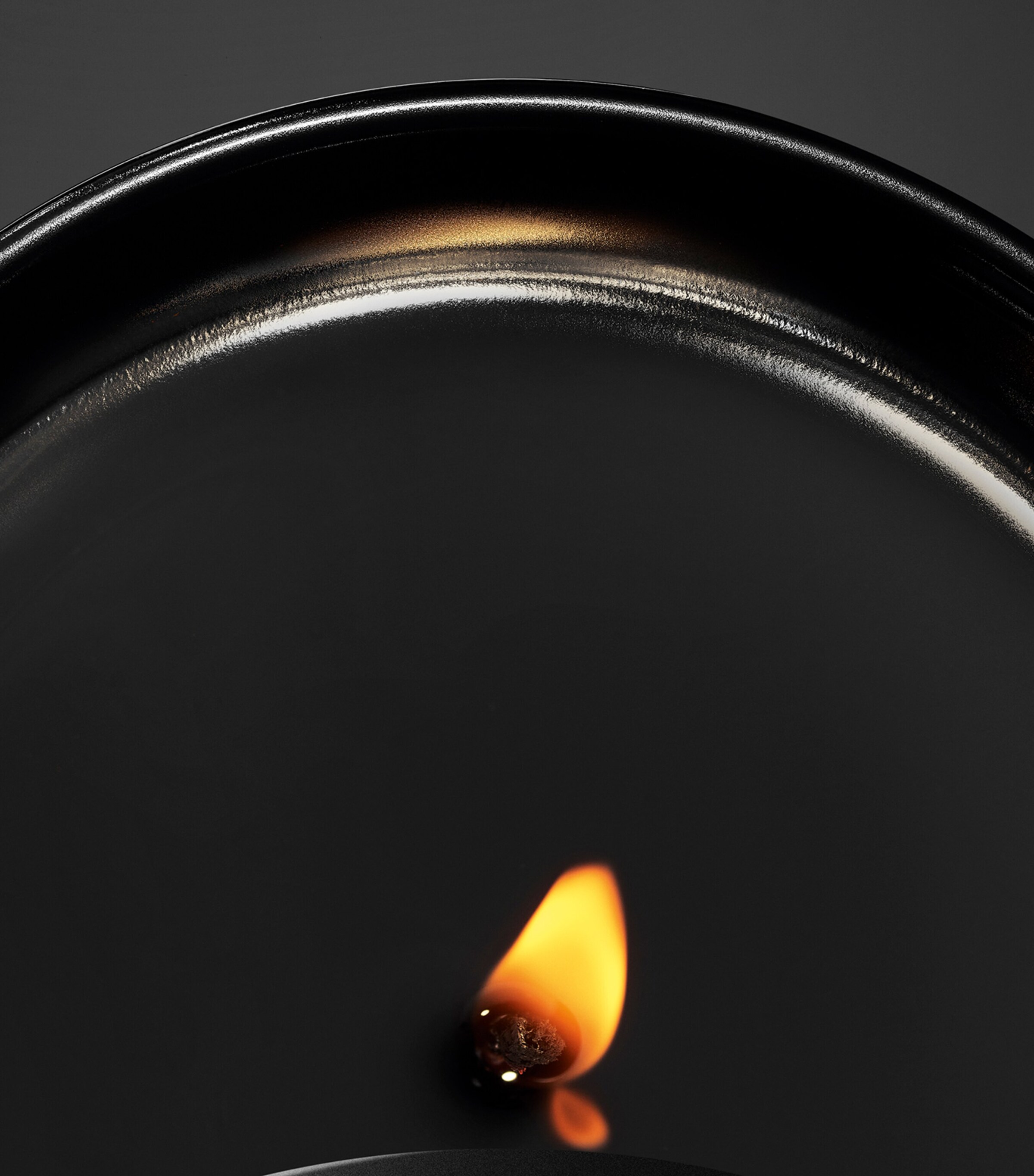 YSL Le Vestiaire des Parfums 83 New York Candle (220g) Image 4