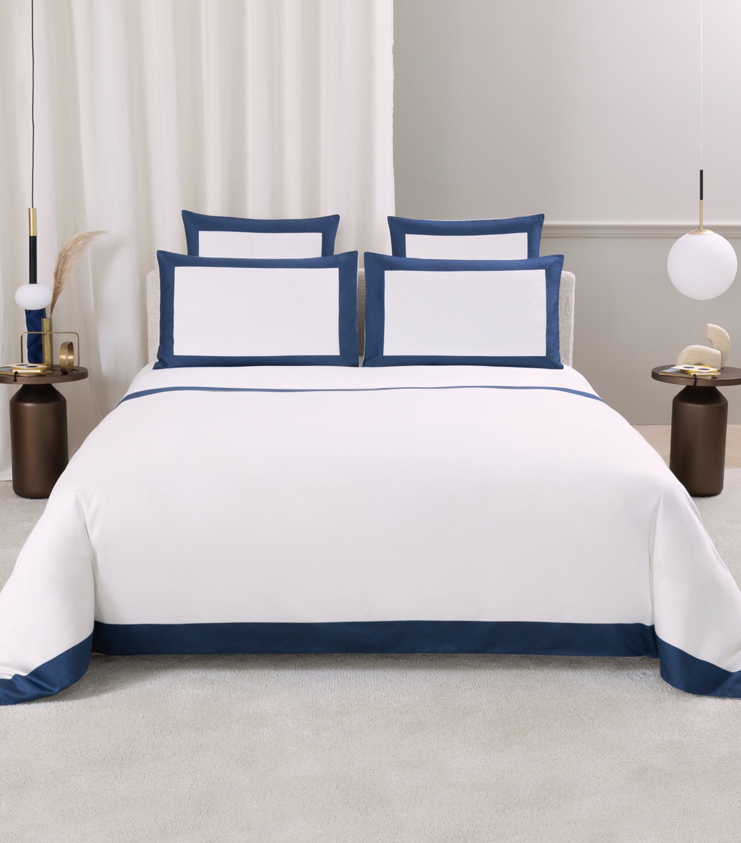 Frette Cotton Bold Square Pillowcase (65cm x 65cm) Milk/indigo B Image 5