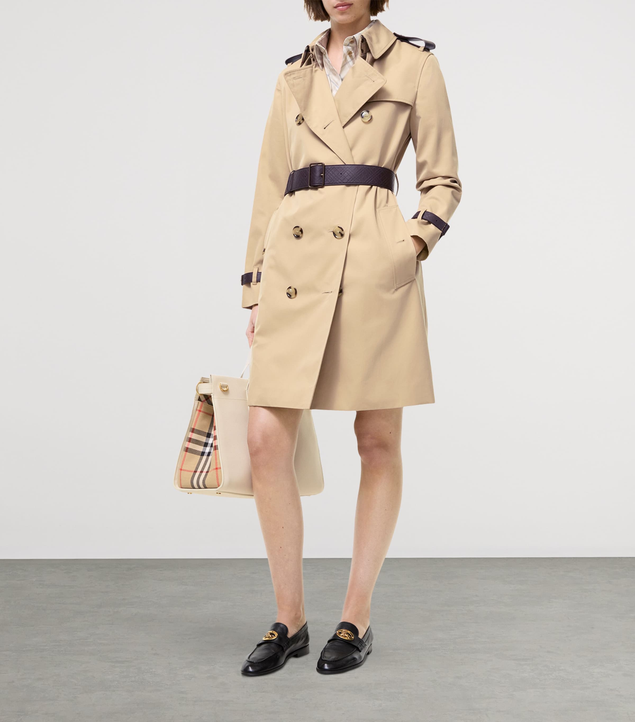 Burberry Womens Gabardine Kensington Mid-Length Trench Coat Honey Image 3