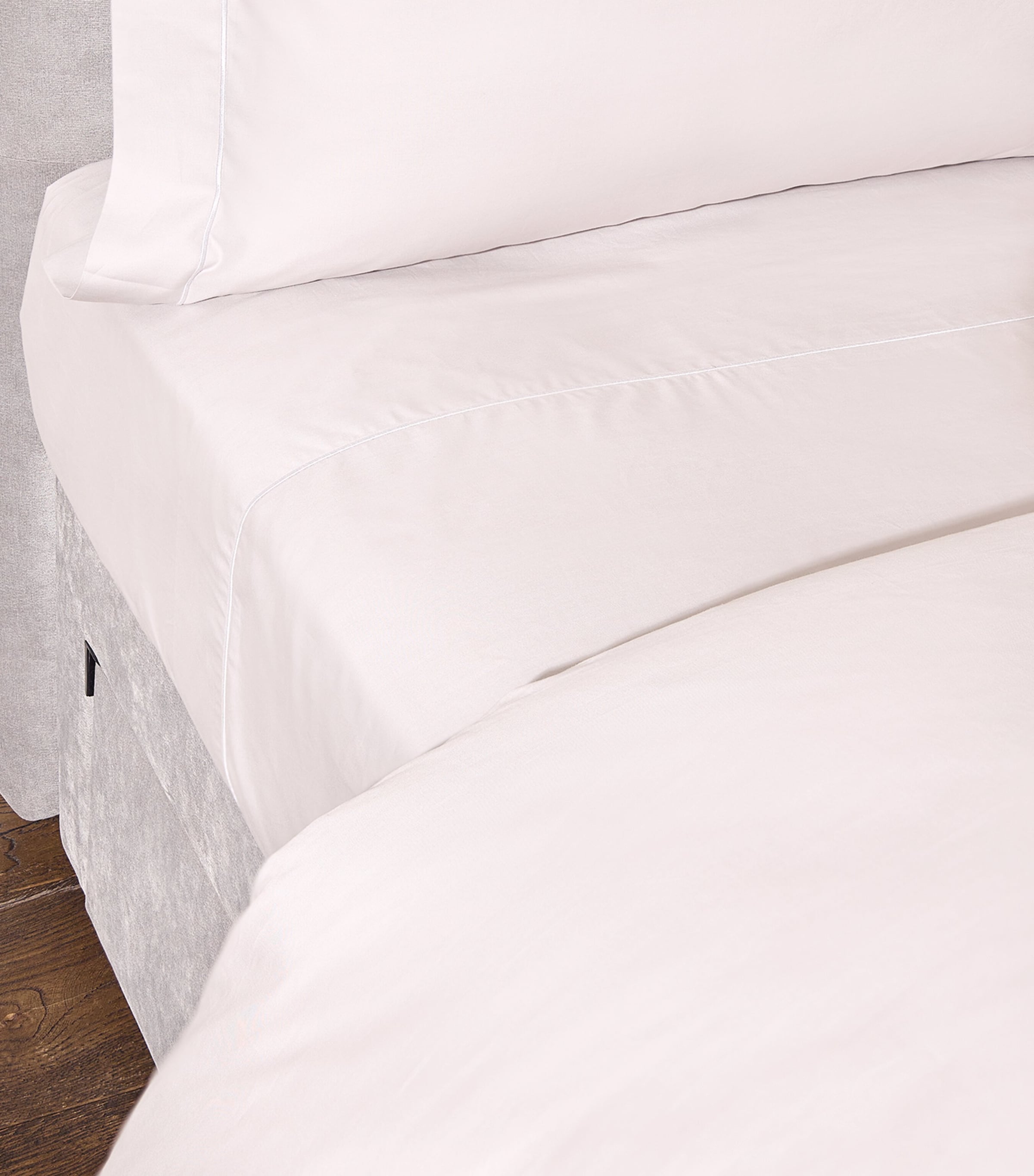 Harrods of London Chester King Fitted Sheet (150cm x 200cm) Cool Grey Image 5