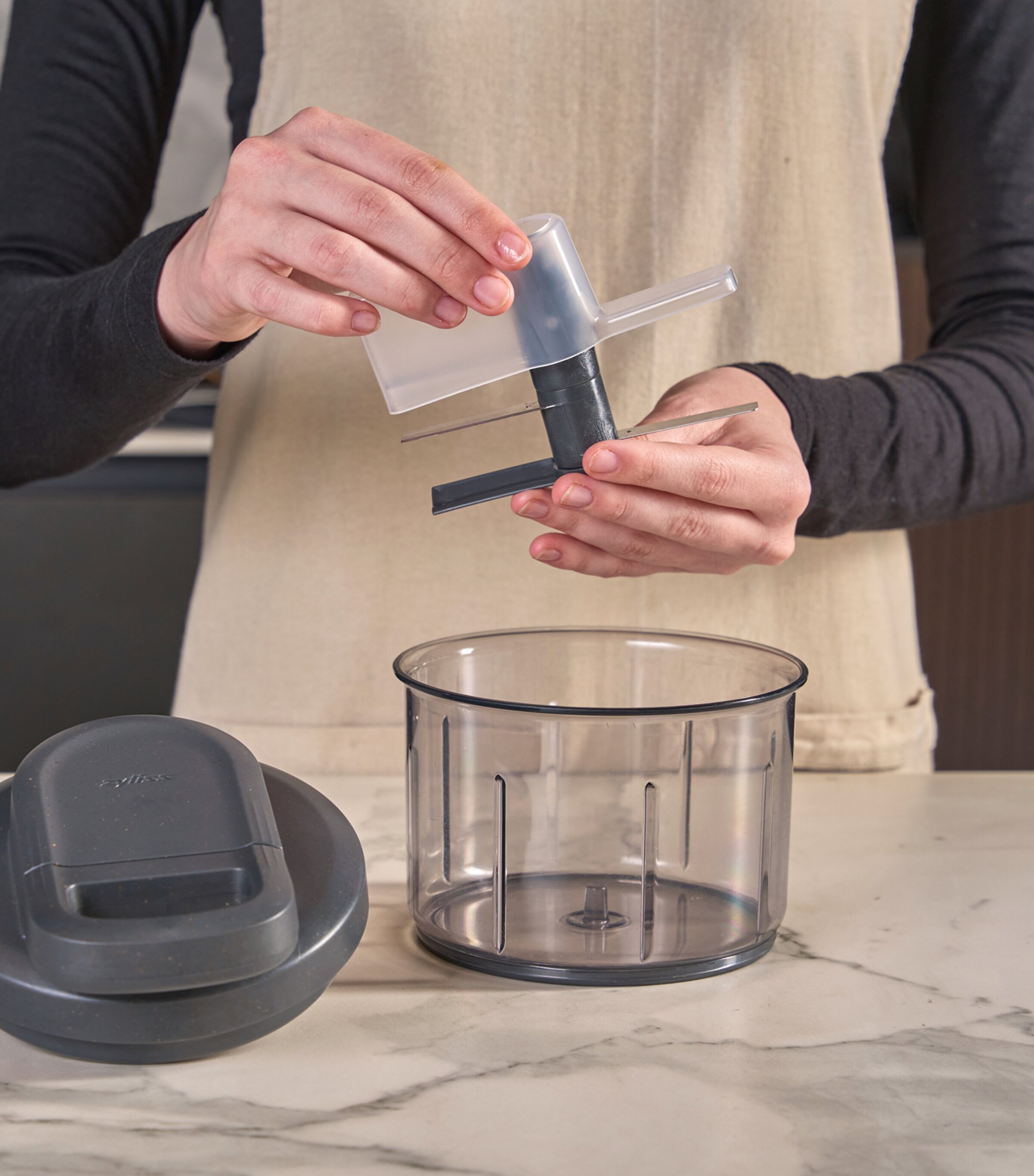 Cole & Mason Easy Pull Food Chopper (800ml) Beluga Grey Image 6