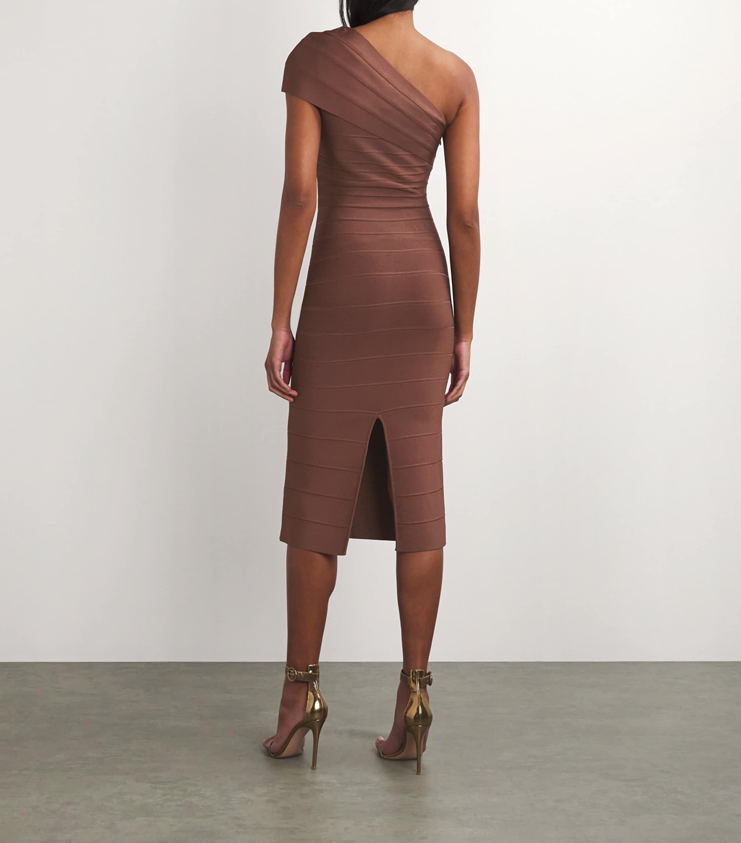 herve leger brown dress THE CAMILLE and a rear zip fastening. Herv Lger Brown Abigail Bandage