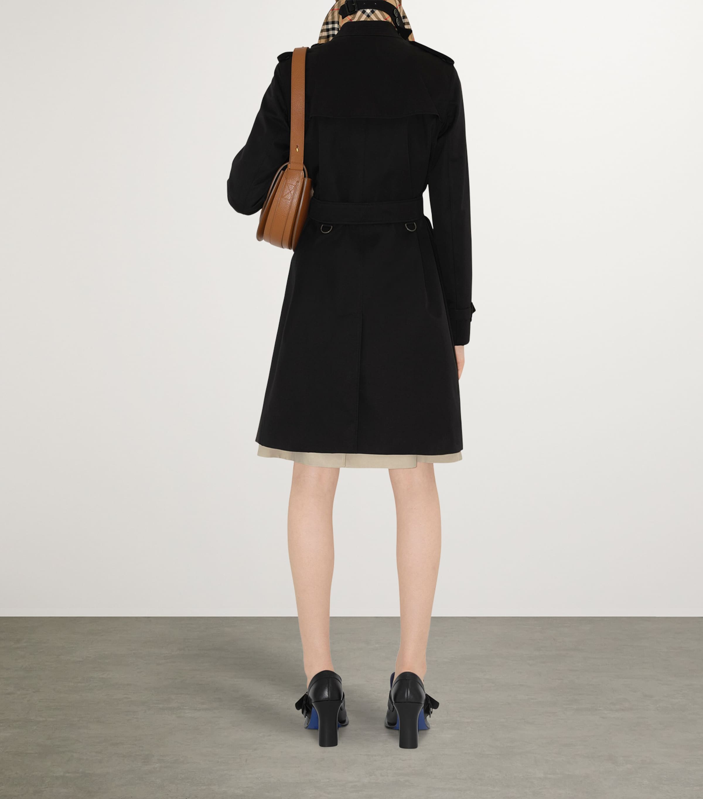 Gabardine Kensington Mid-Length Trench Coat BLACK Image 4