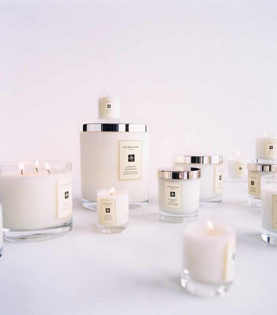 Nectarine Blossom & Honey Classic Candle (200g) NO COLOUR Image 4