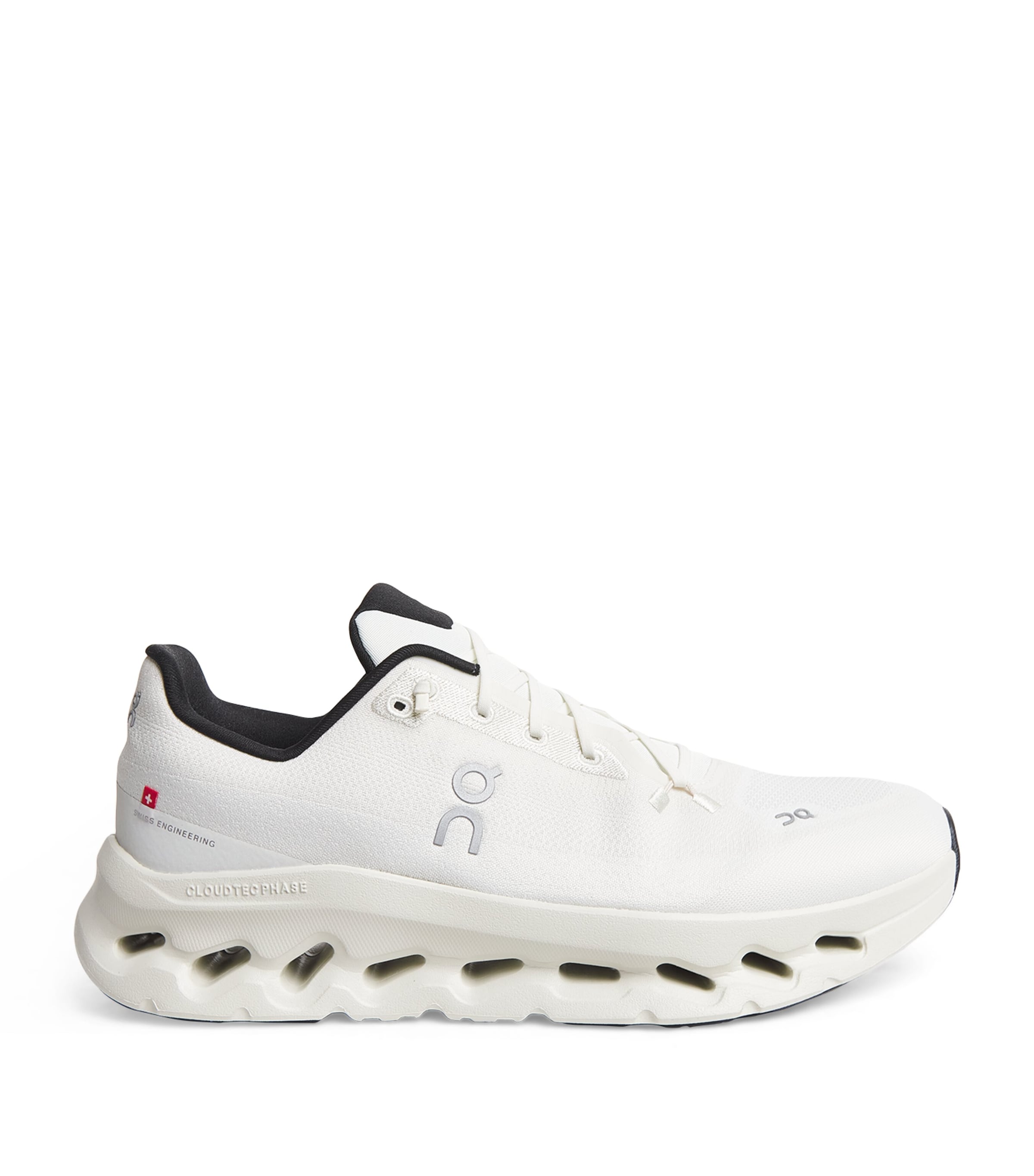 On White Sneakers With Distinctive Sole In White