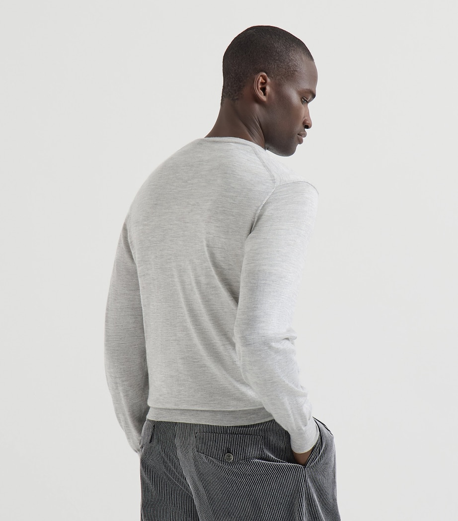 Brunello Cucinelli Mens Cashmere-Silk V-Neck Sweater Image 5